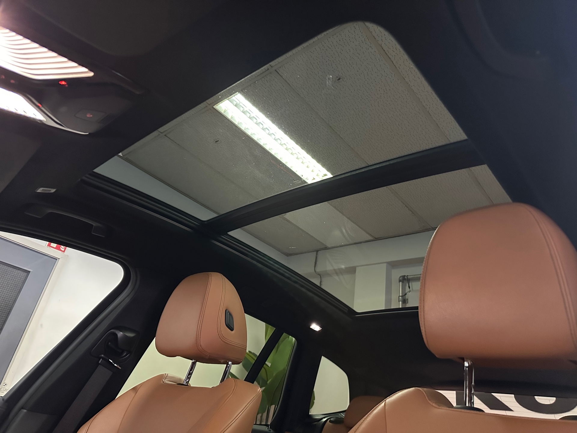 https://www.autokooy.nl//xml/images/43340631-22.JPG