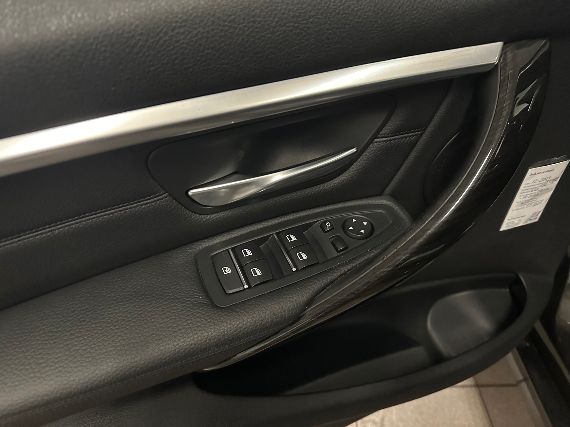 bmw-3-serie-318i-luxury-automaat-camera-afn-trekhaak-xenon-leder-nl-auto-