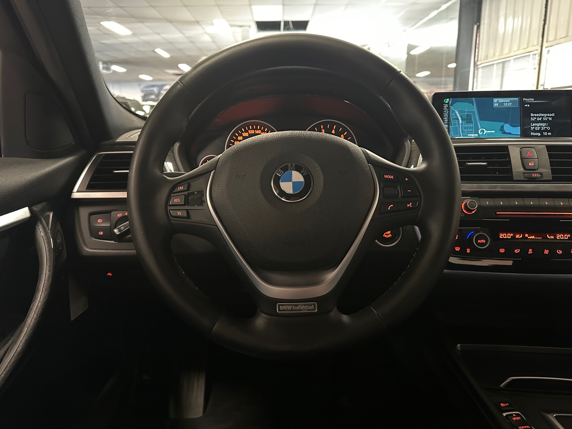 bmw-3-serie-318i-luxury-automaat-camera-afn-trekhaak-xenon-leder-nl-auto-