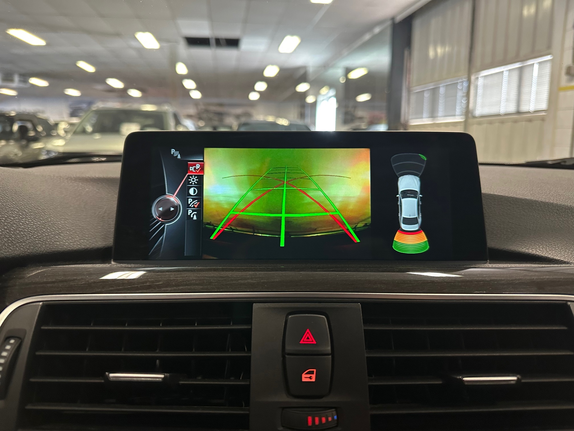 bmw-3-serie-318i-luxury-automaat-camera-afn-trekhaak-xenon-leder-nl-auto-