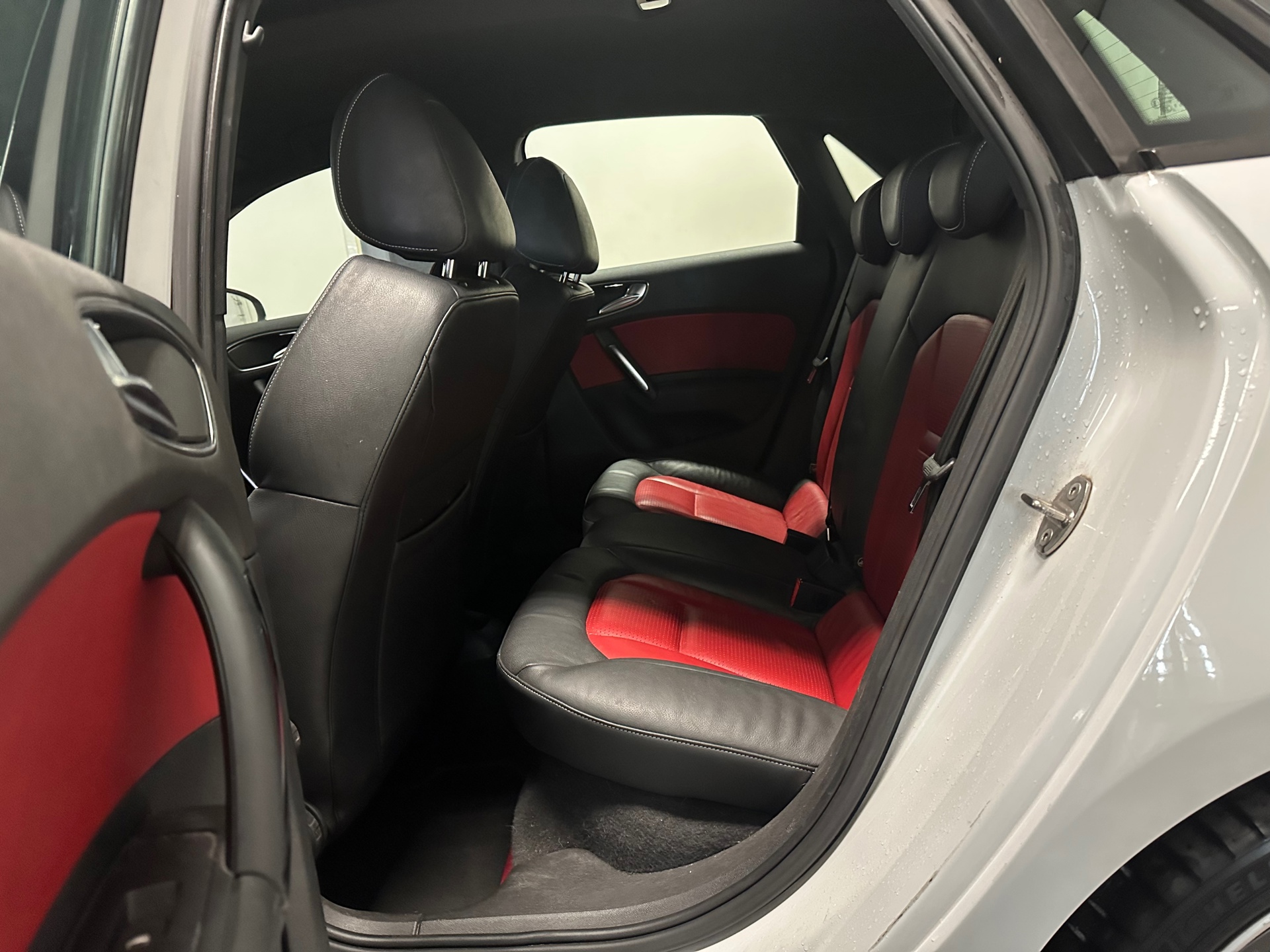 https://www.autokooy.nl//xml/images/43434483-23.JPG
