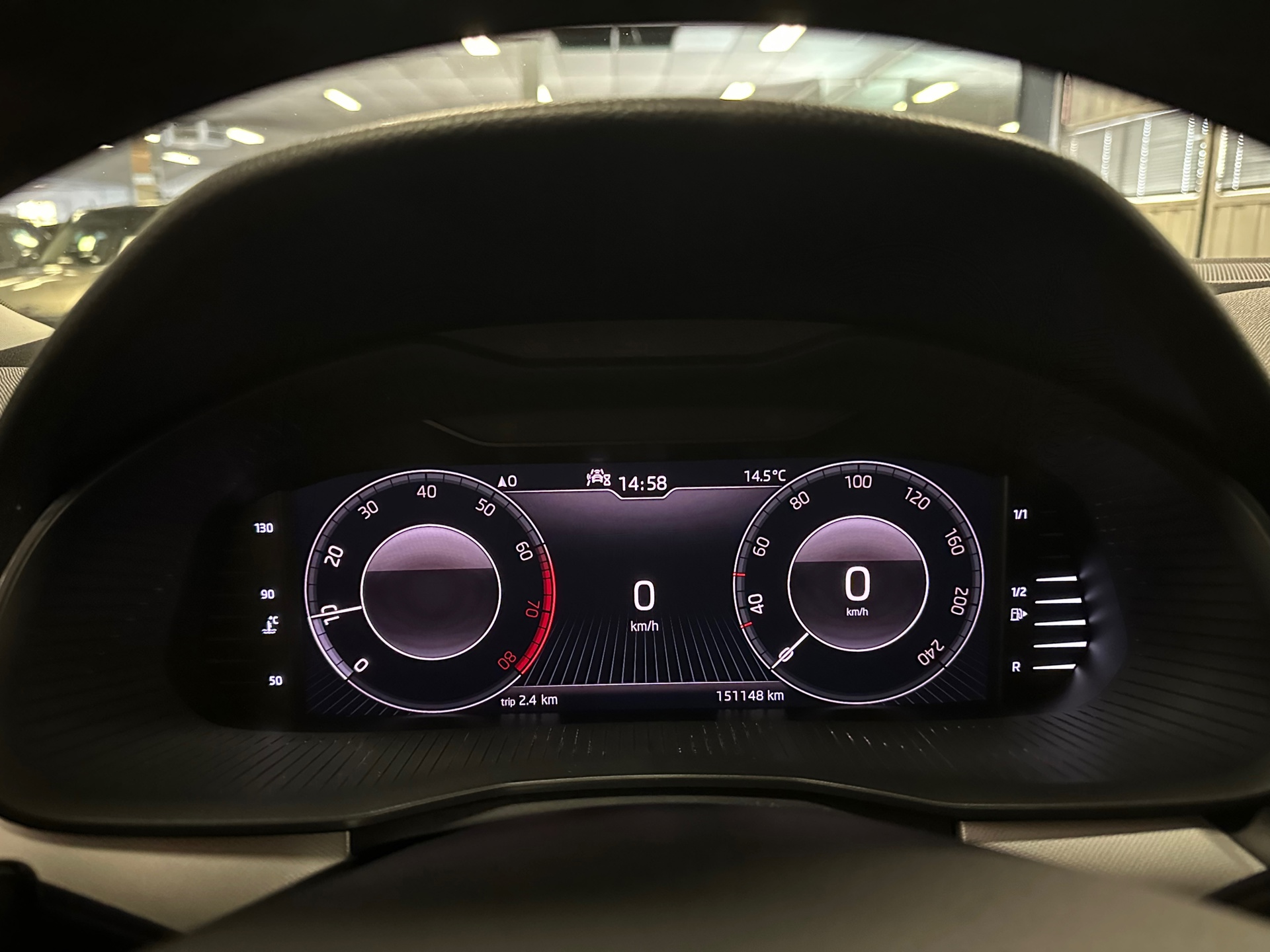 https://www.autokooy.nl//xml/images/43434595-13.JPG