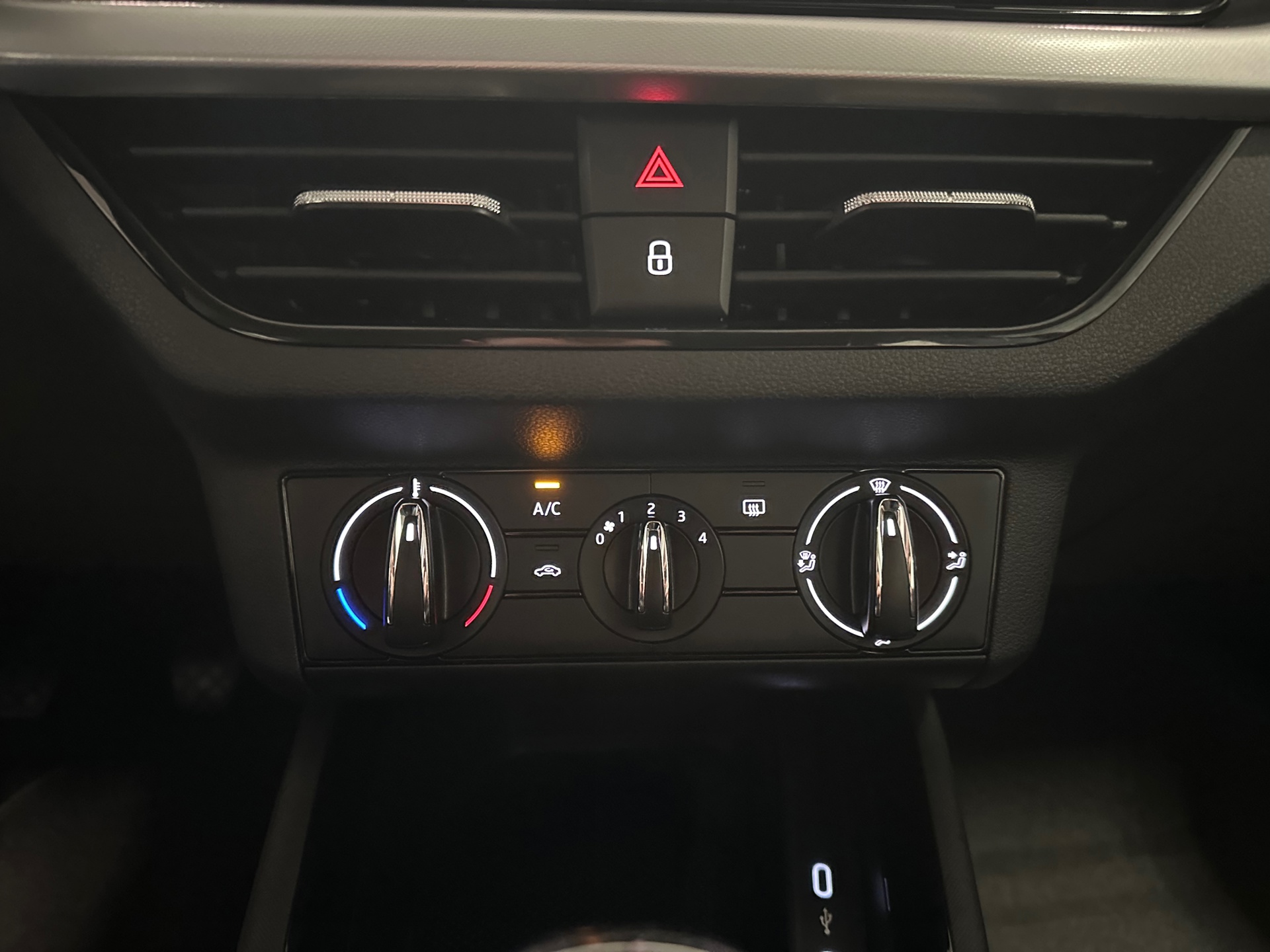https://www.autokooy.nl//xml/images/43434595-19.JPG