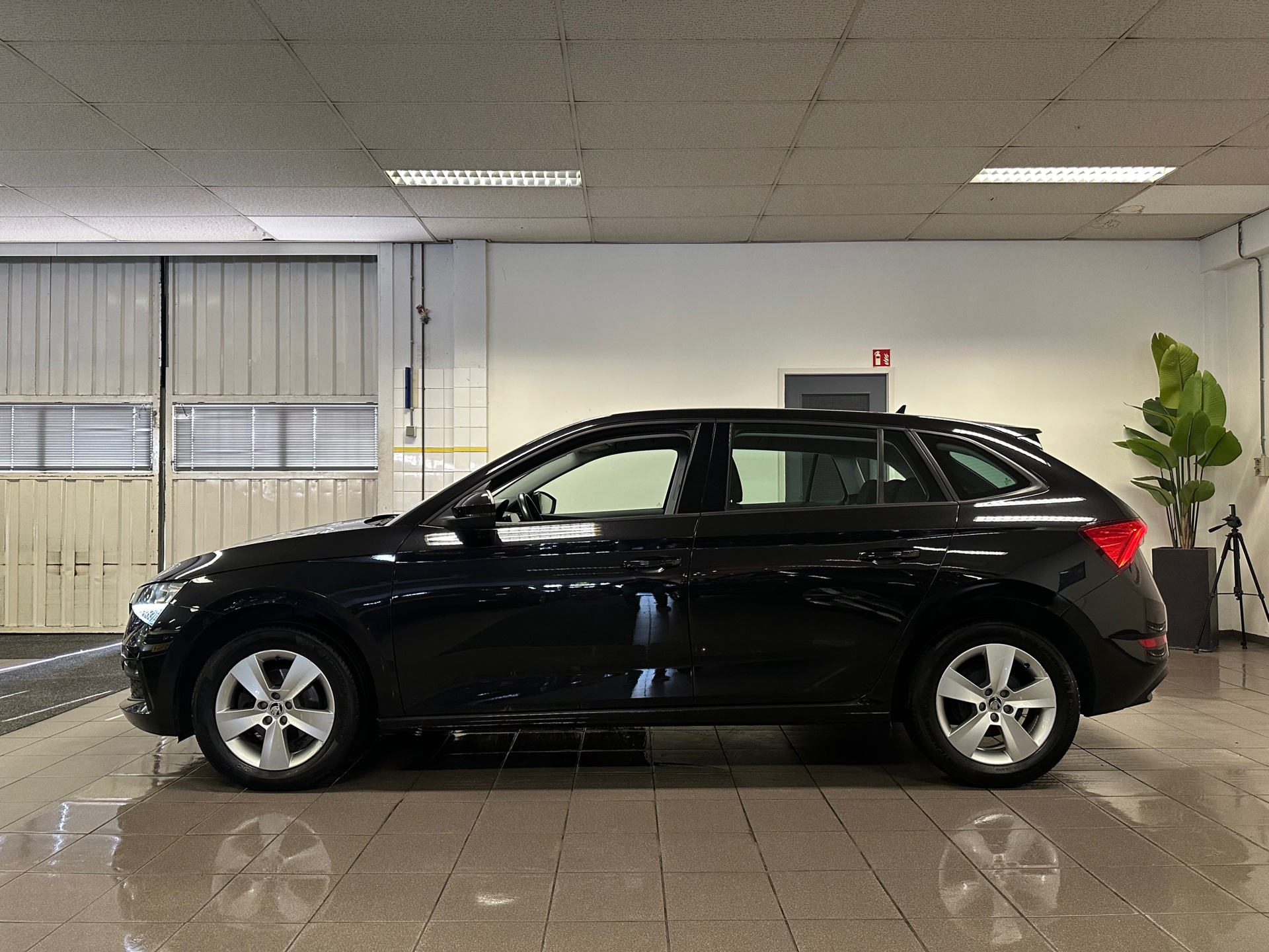 https://www.autokooy.nl//xml/images/43434595-2.JPG