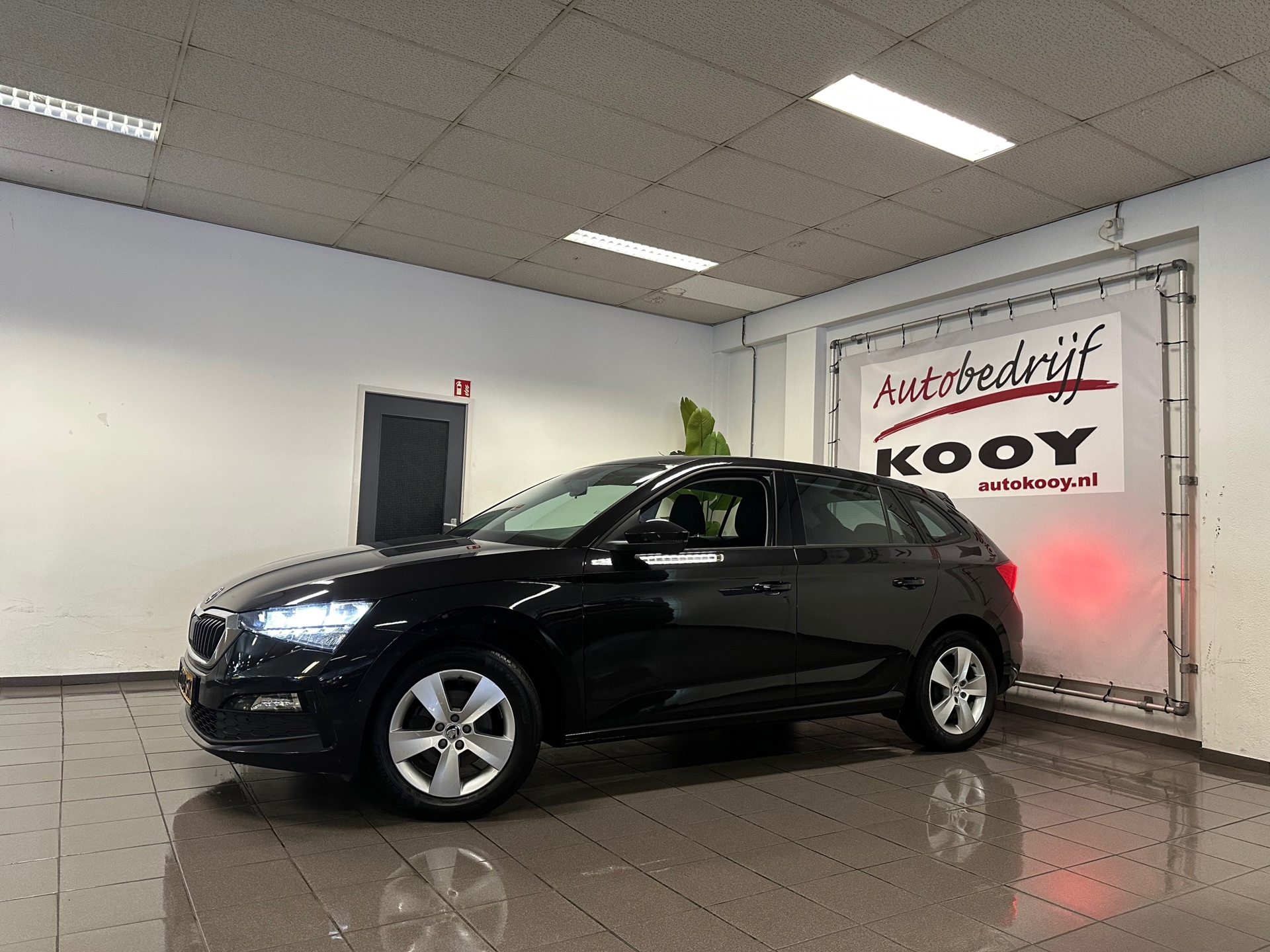 https://www.autokooy.nl//xml/images/43434595-9.JPG