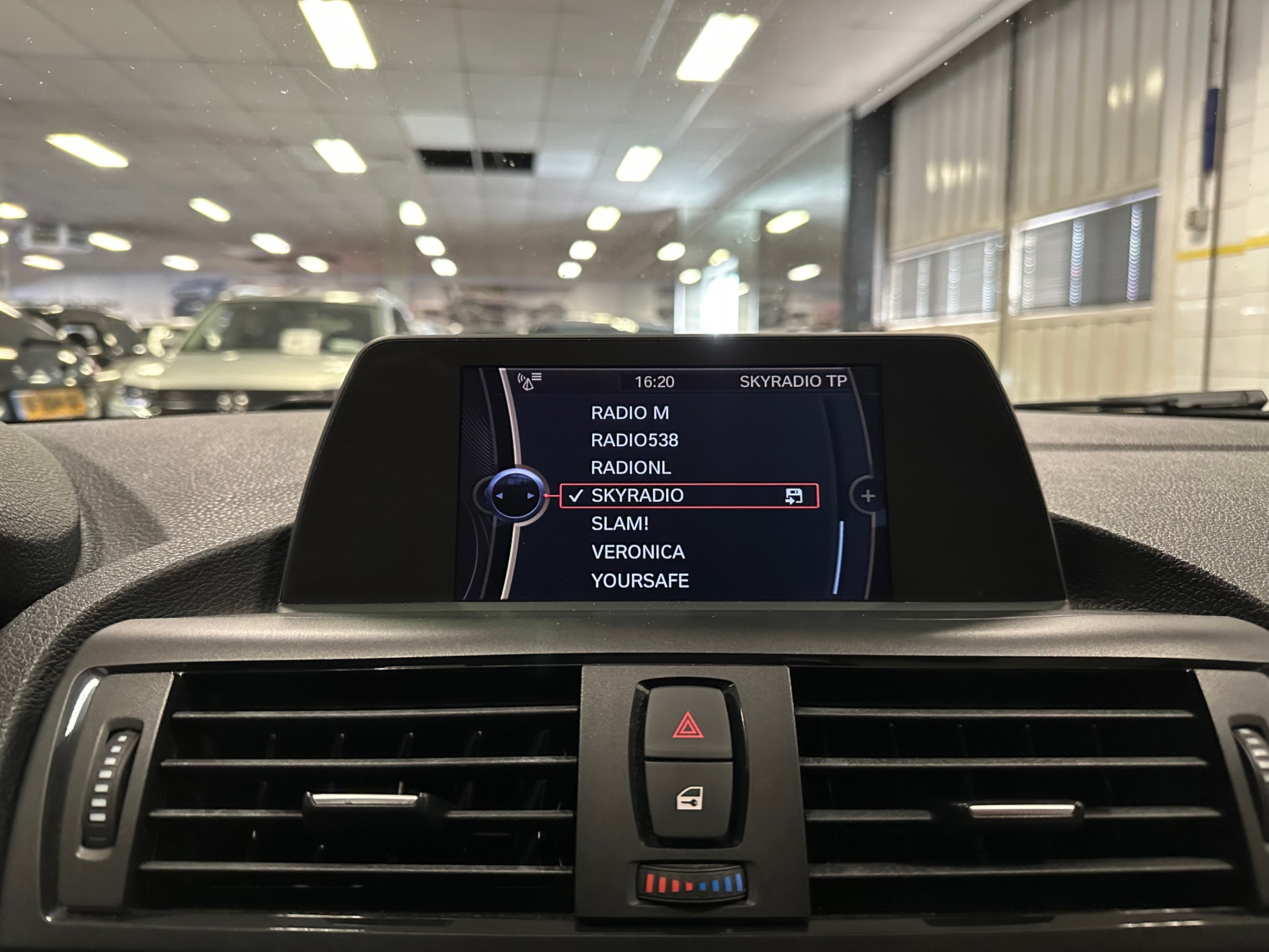 https://www.autokooy.nl//xml/images/43463716-16.JPG