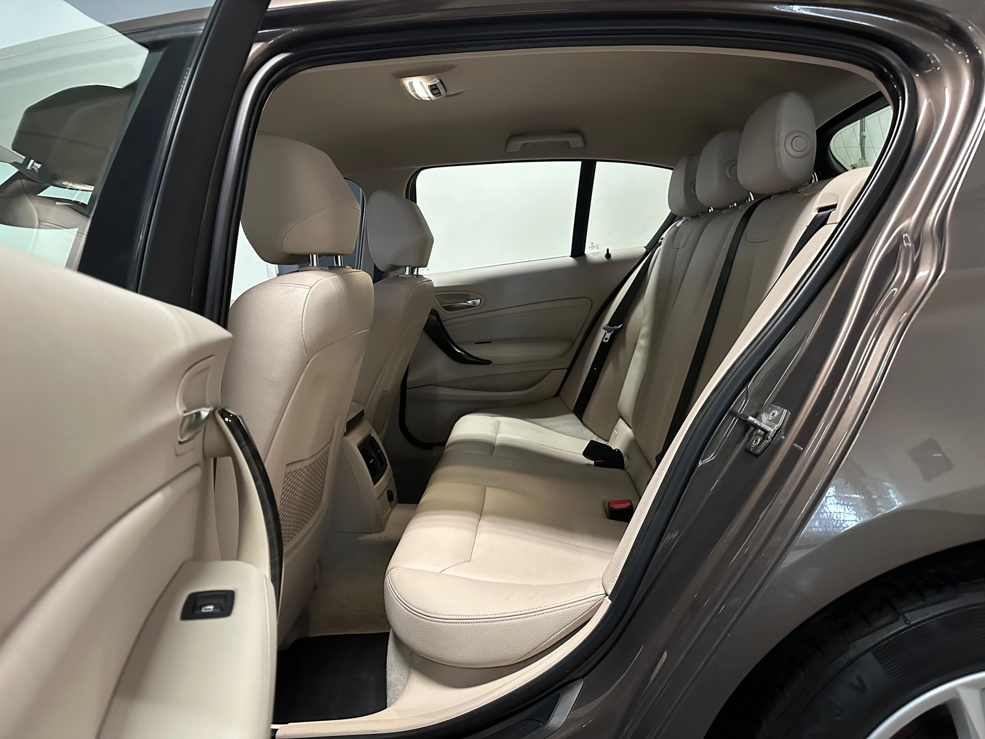 https://www.autokooy.nl//xml/images/43463716-23.JPG