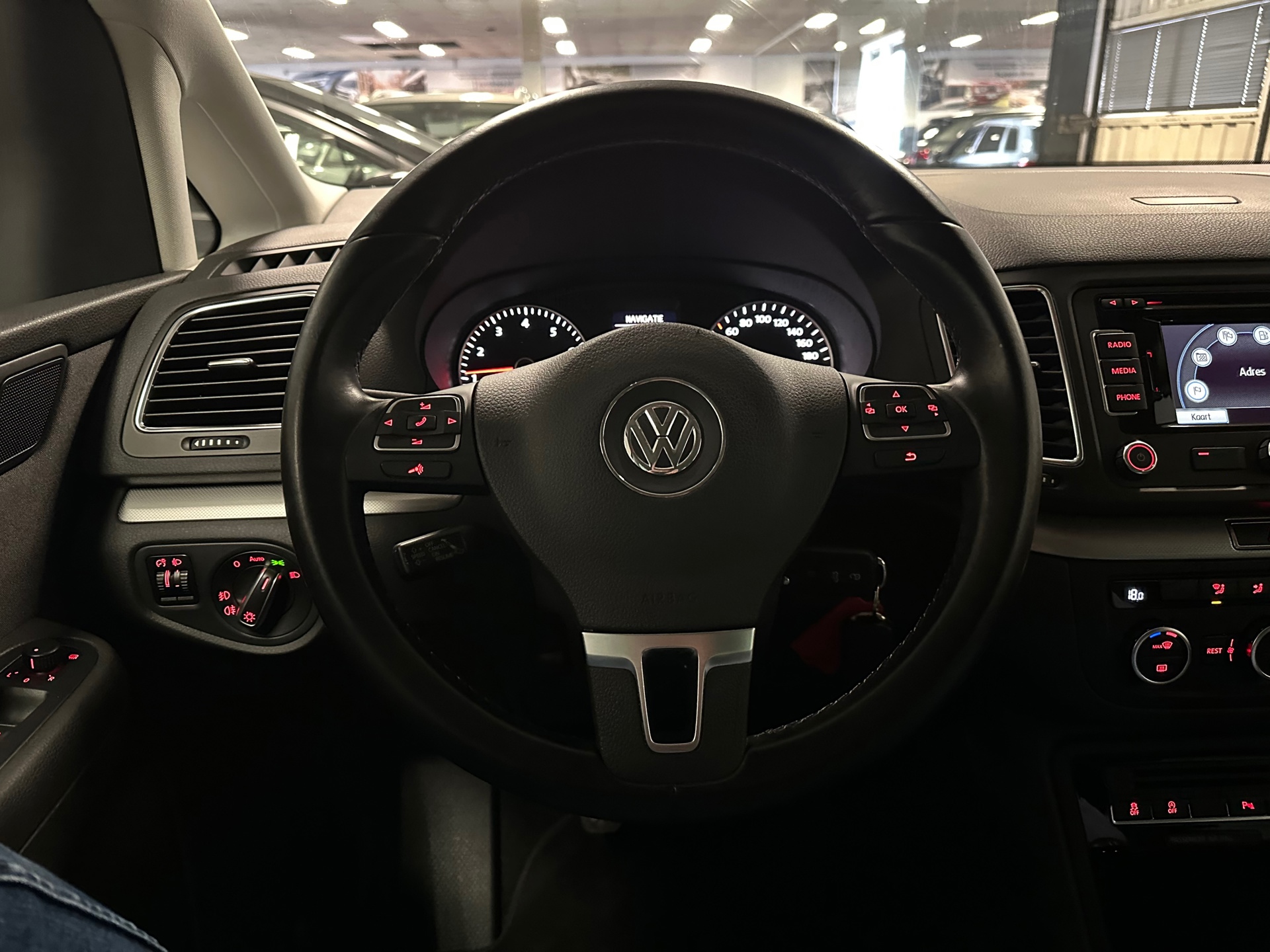https://www.autokooy.nl//xml/images/43487131-13.JPG