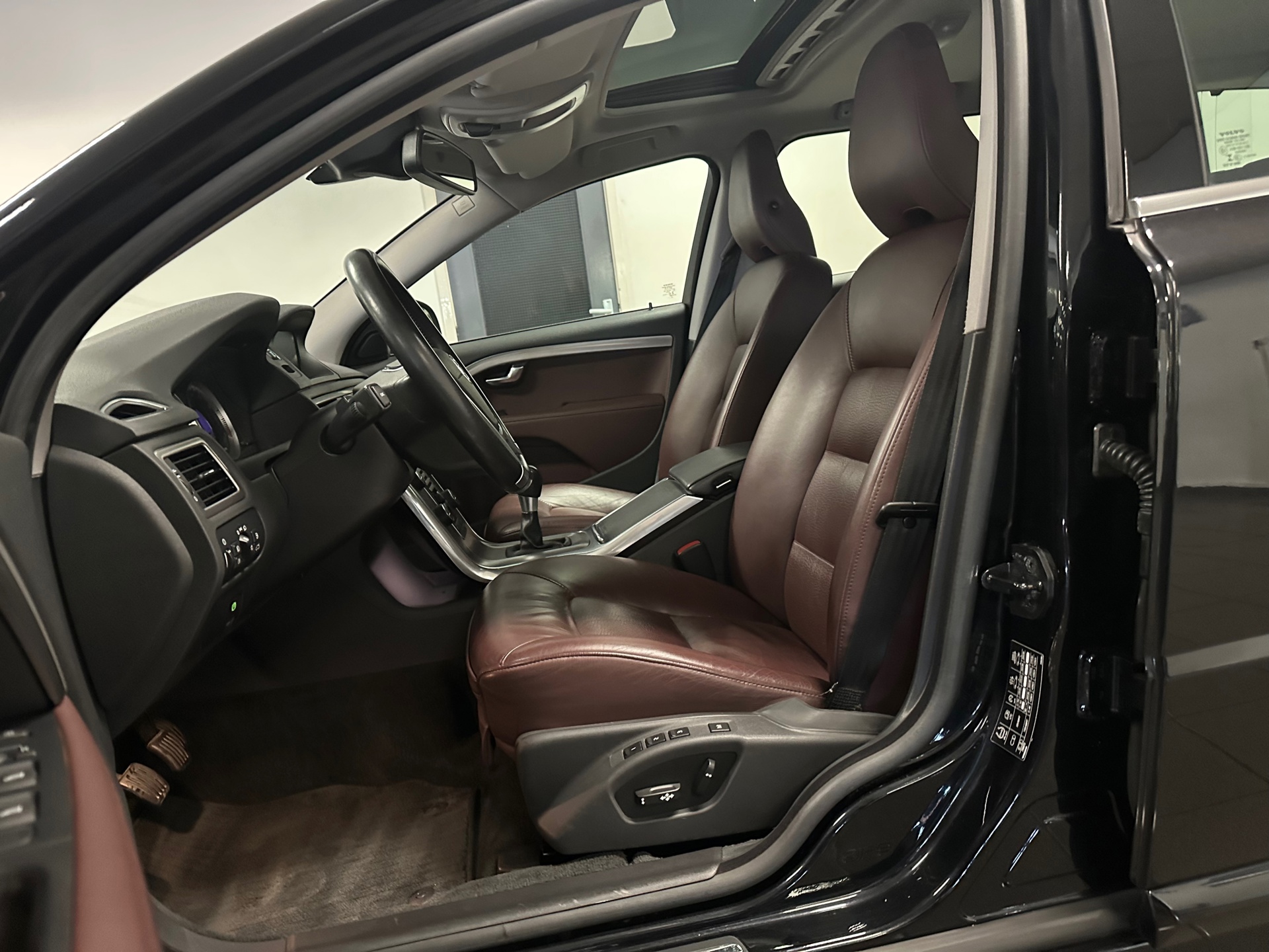 https://www.autokooy.nl//xml/images/43512818-12.JPG