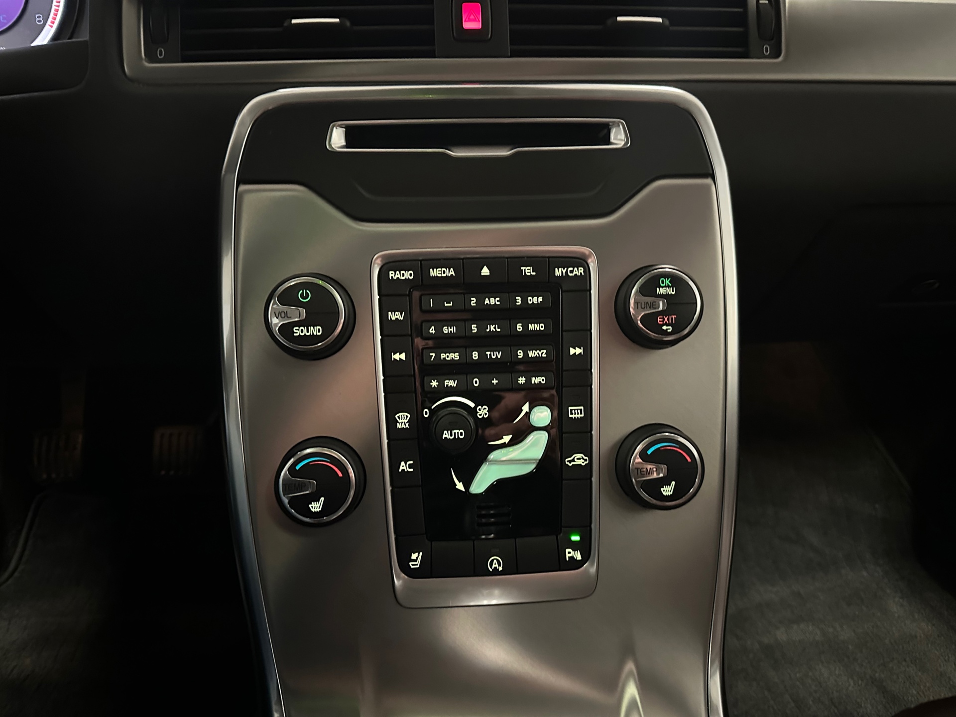 https://www.autokooy.nl//xml/images/43512818-18.JPG