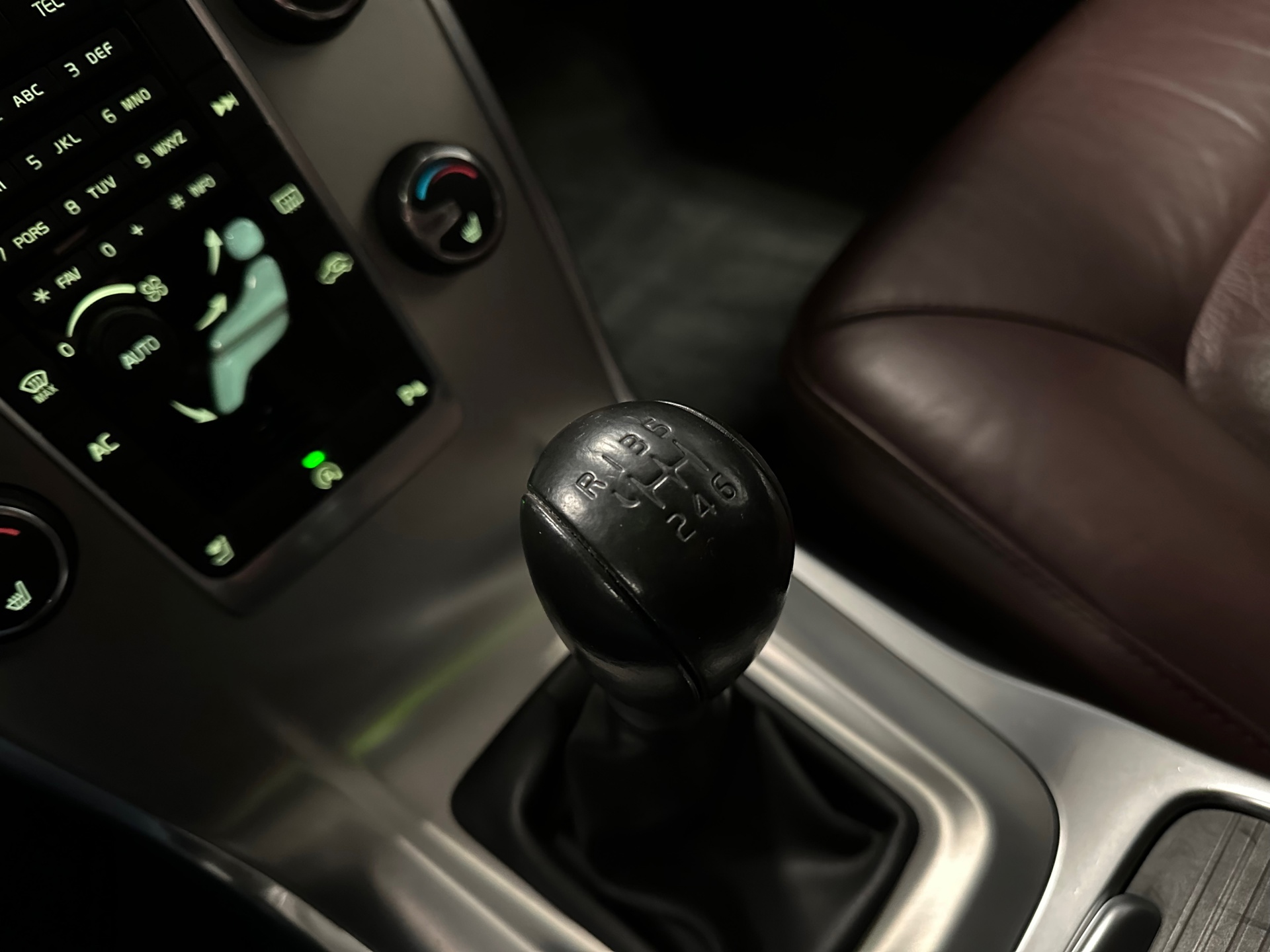 https://www.autokooy.nl//xml/images/43512818-19.JPG