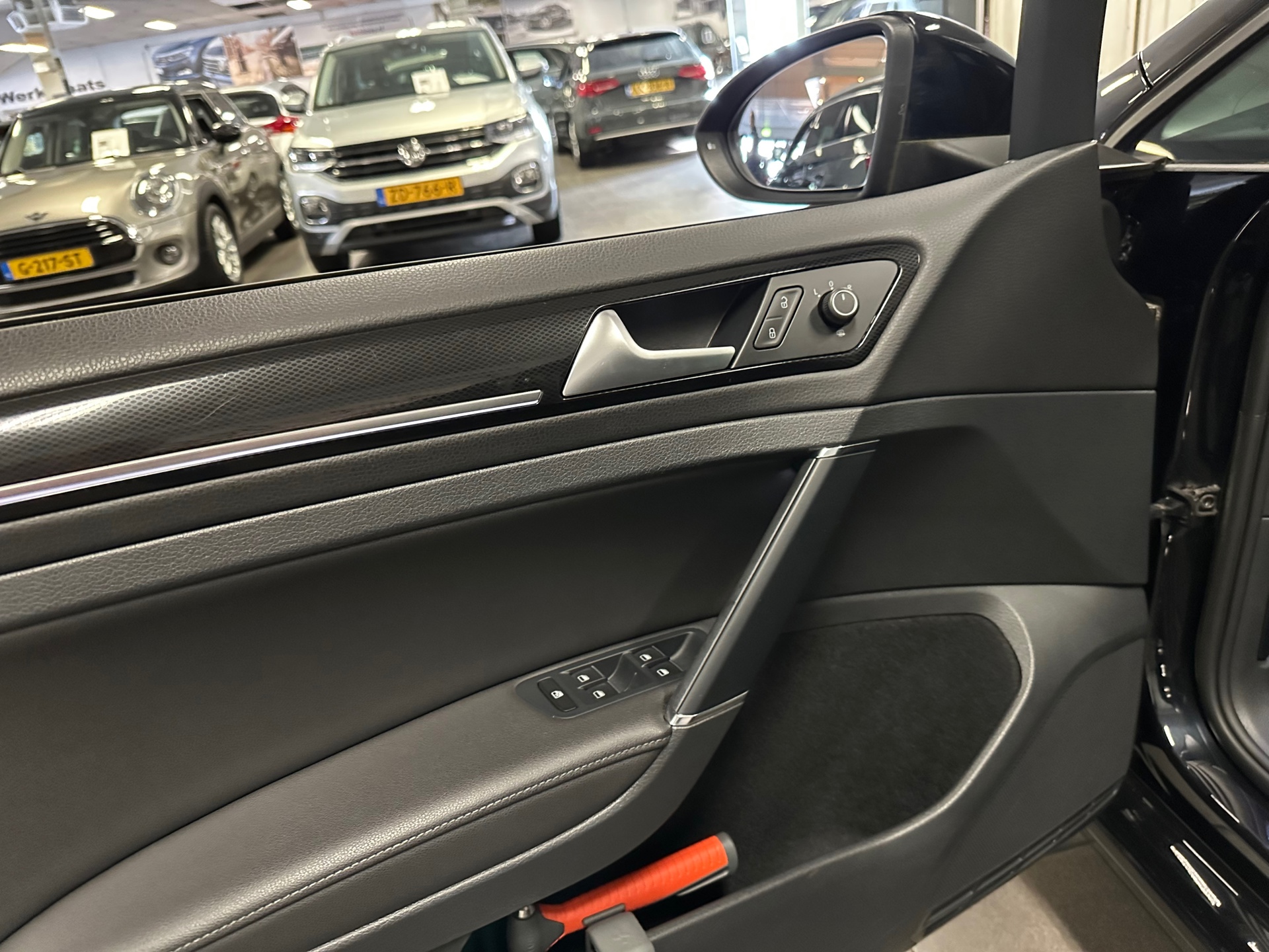 https://www.autokooy.nl//xml/images/43513022-10.JPG