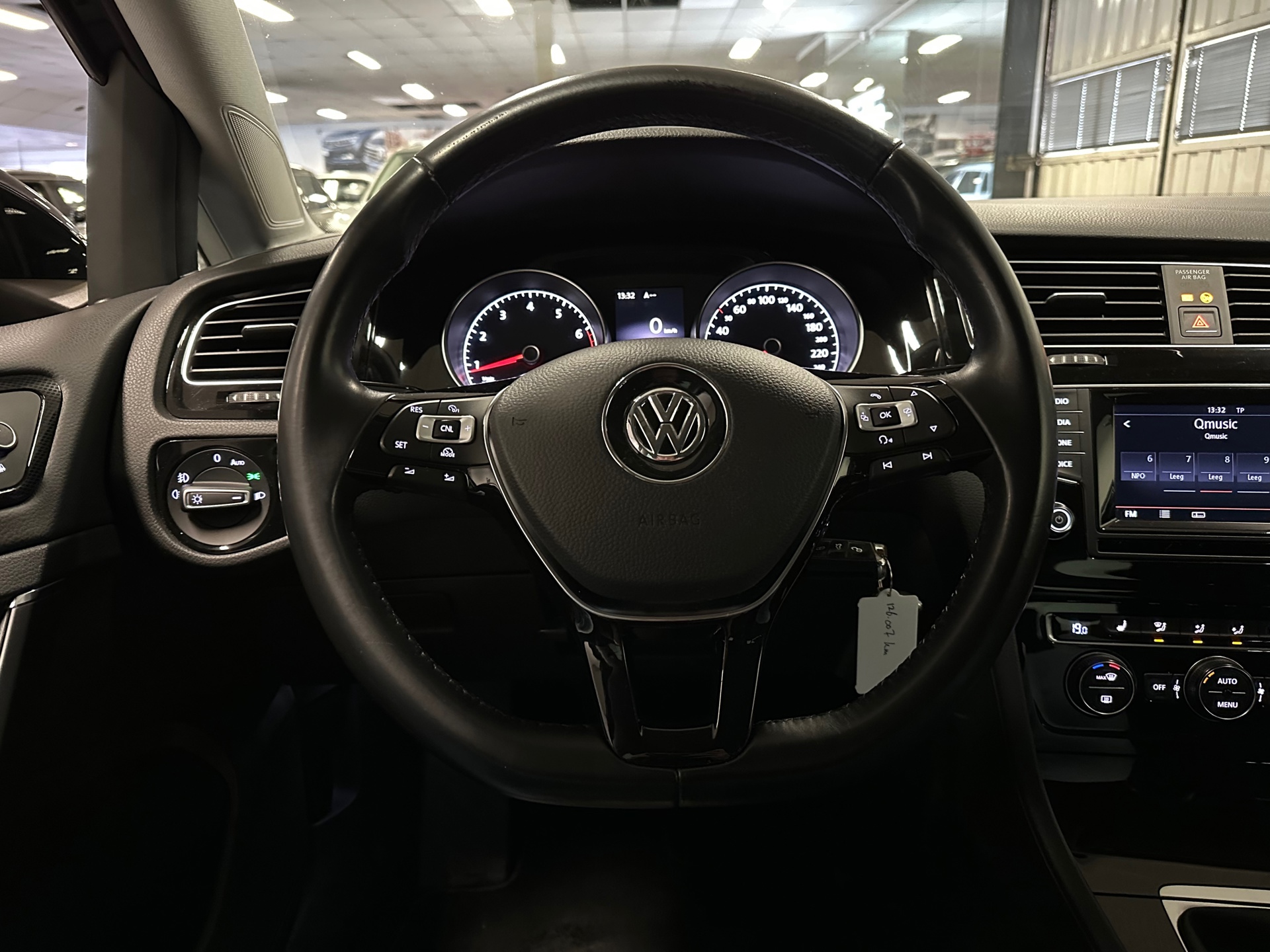 https://www.autokooy.nl//xml/images/43513022-13.JPG
