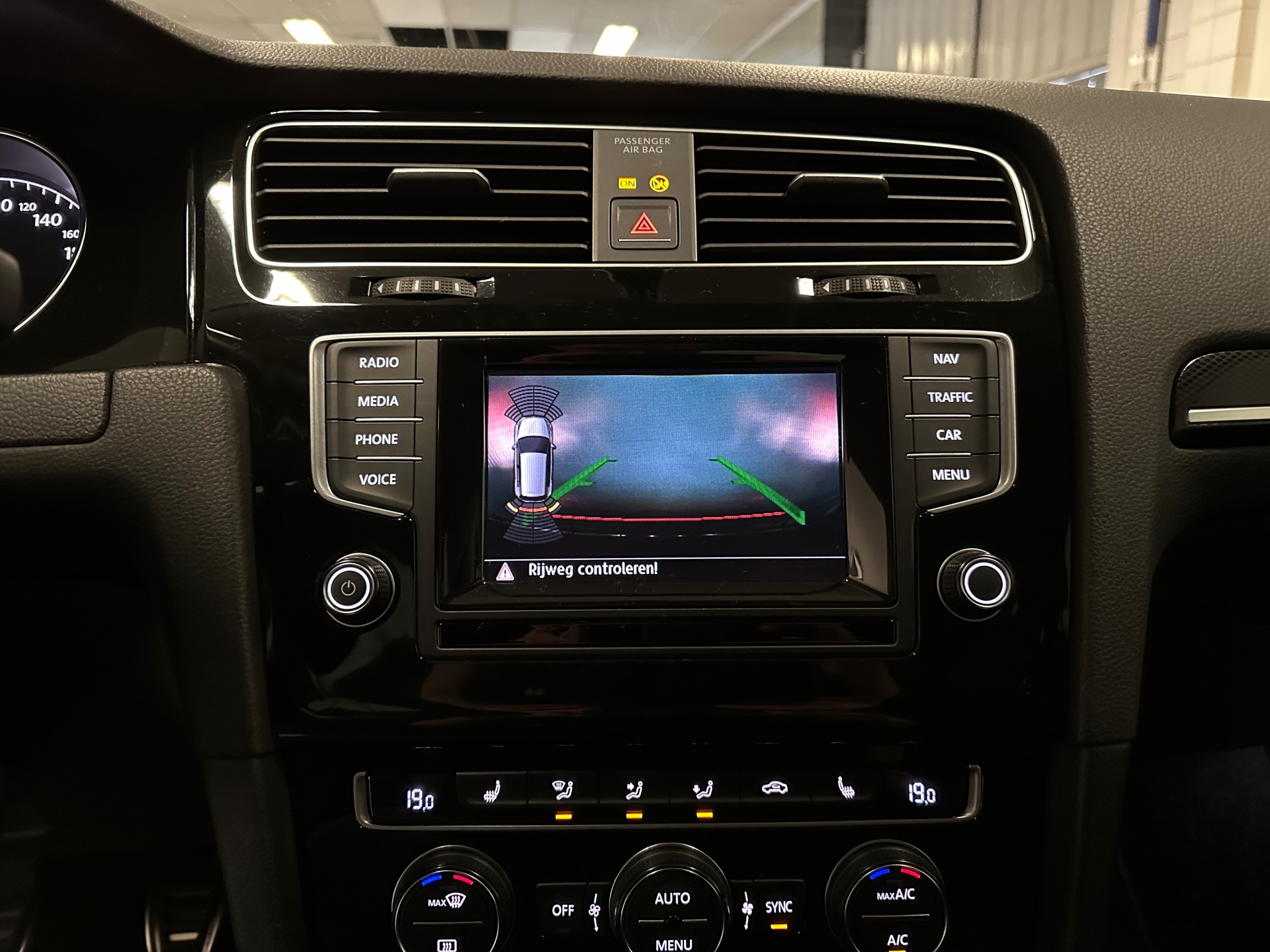 https://www.autokooy.nl//xml/images/43513022-18.JPG