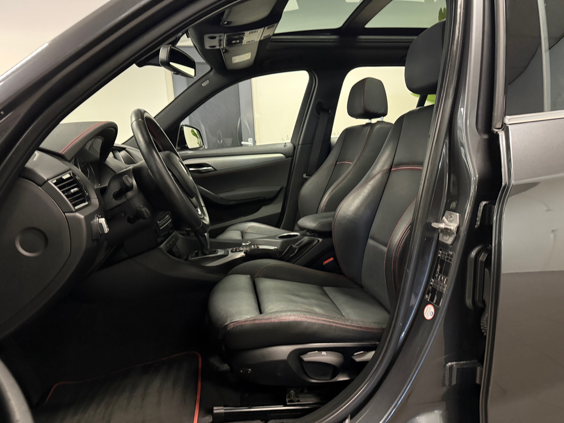 https://www.autokooy.nl//xml/images/43655401-11.JPG