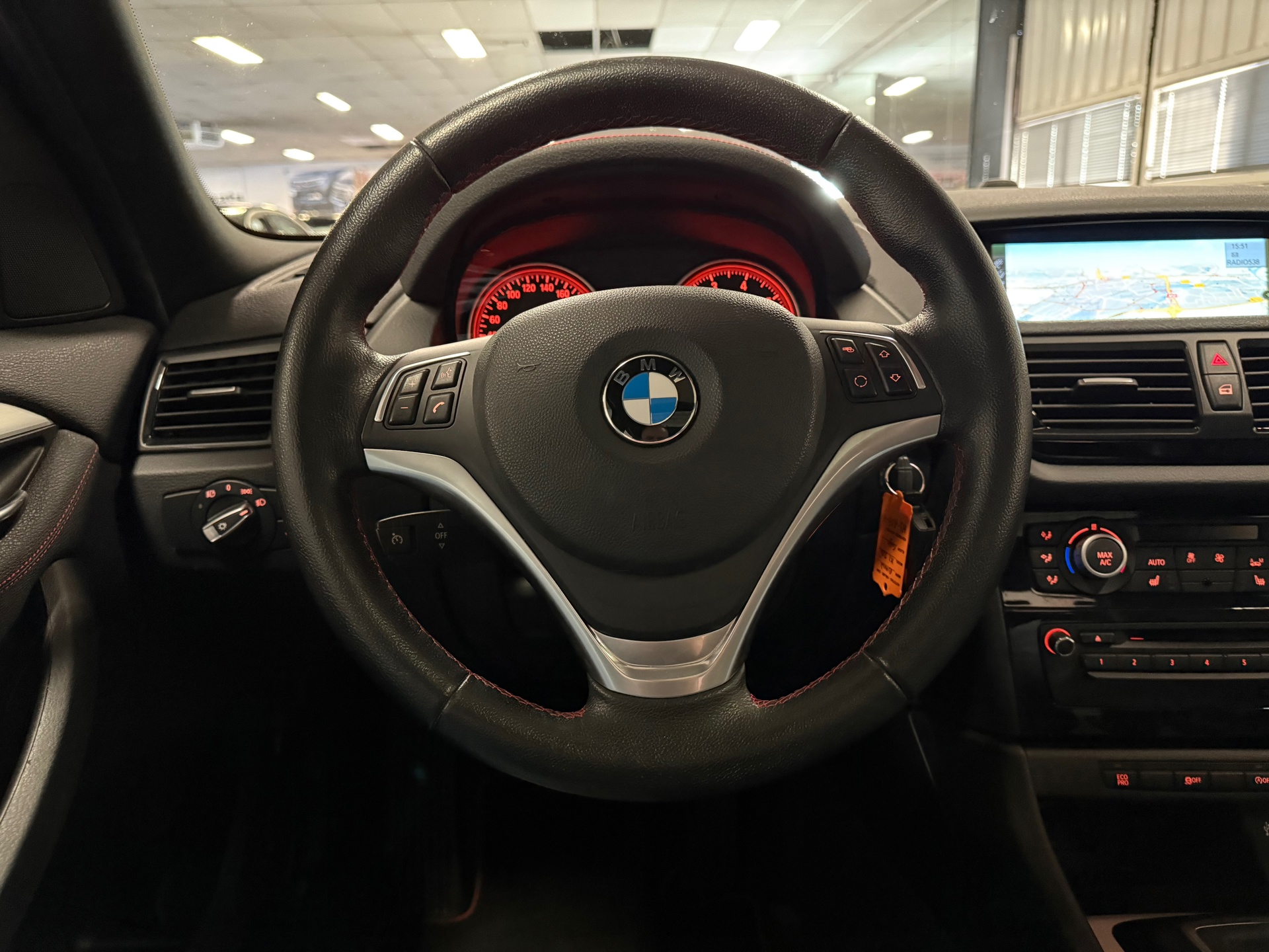 https://www.autokooy.nl//xml/images/43655401-12.JPG