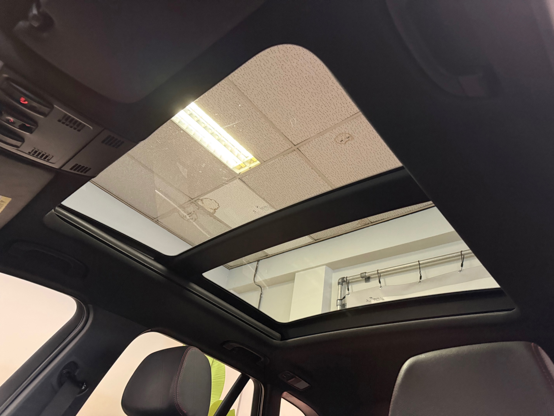 https://www.autokooy.nl//xml/images/43655401-22.JPG