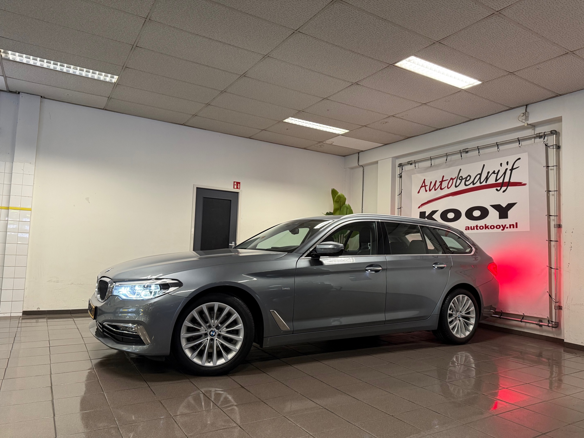 https://www.autokooy.nl//xml/images/43744907-10.JPG
