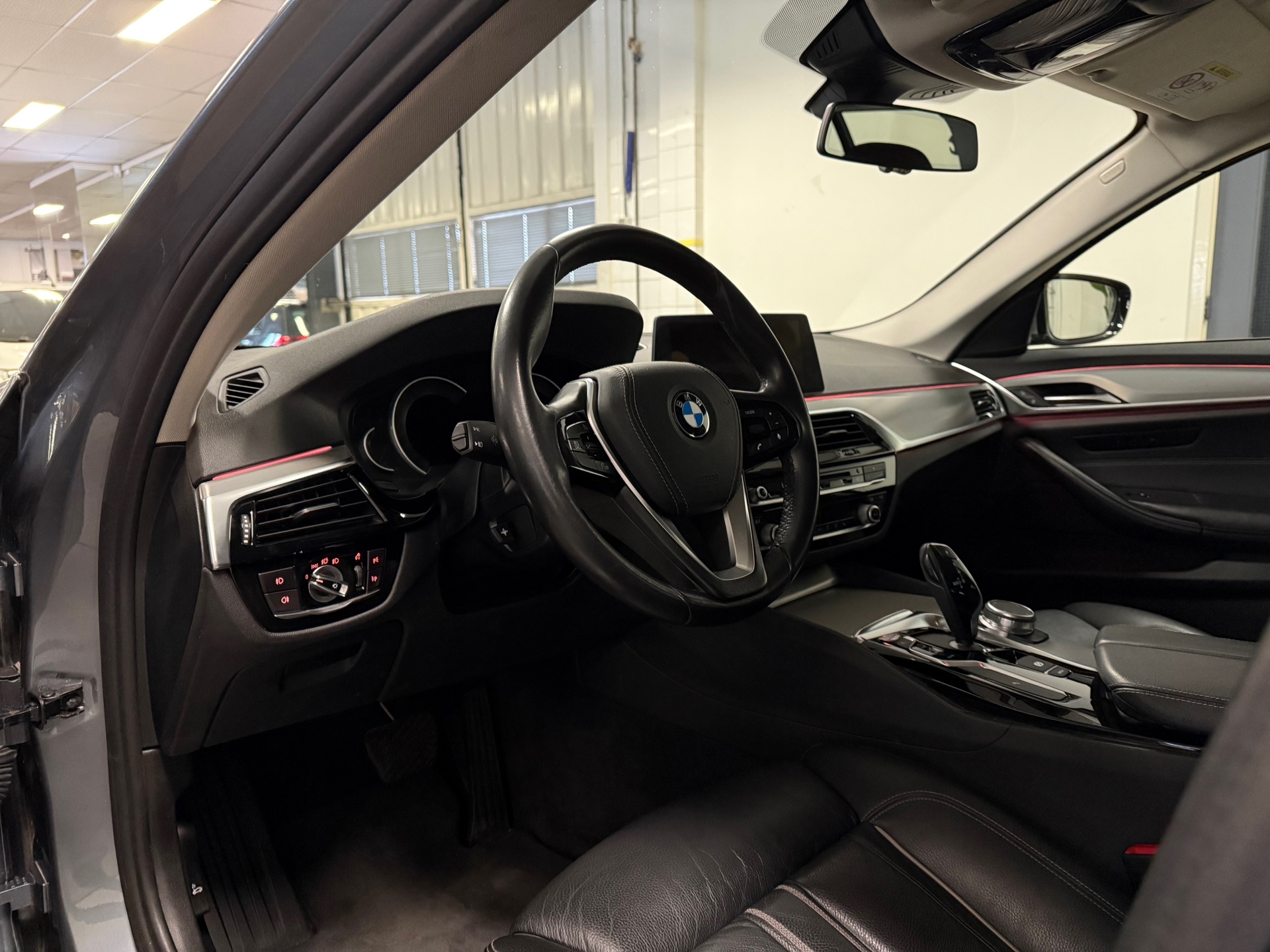 https://www.autokooy.nl//xml/images/43744907-13.JPG