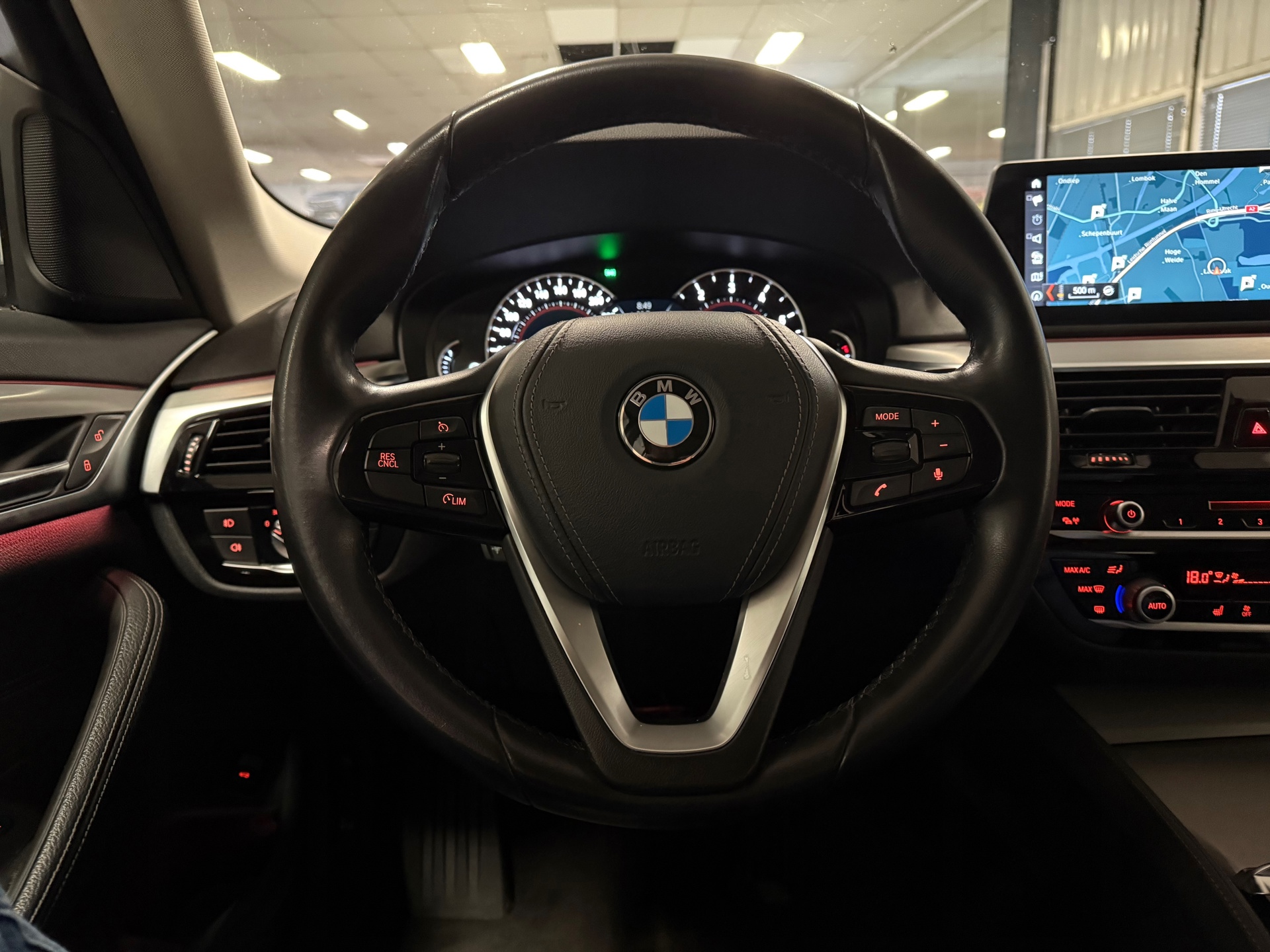 https://www.autokooy.nl//xml/images/43744907-14.JPG