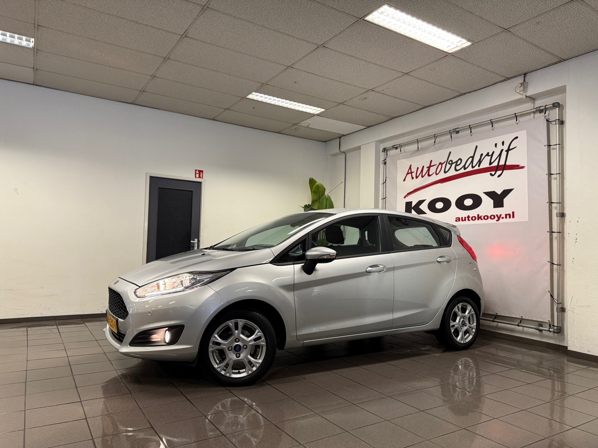 https://www.autokooy.nl//xml/images/43766836-10.JPG