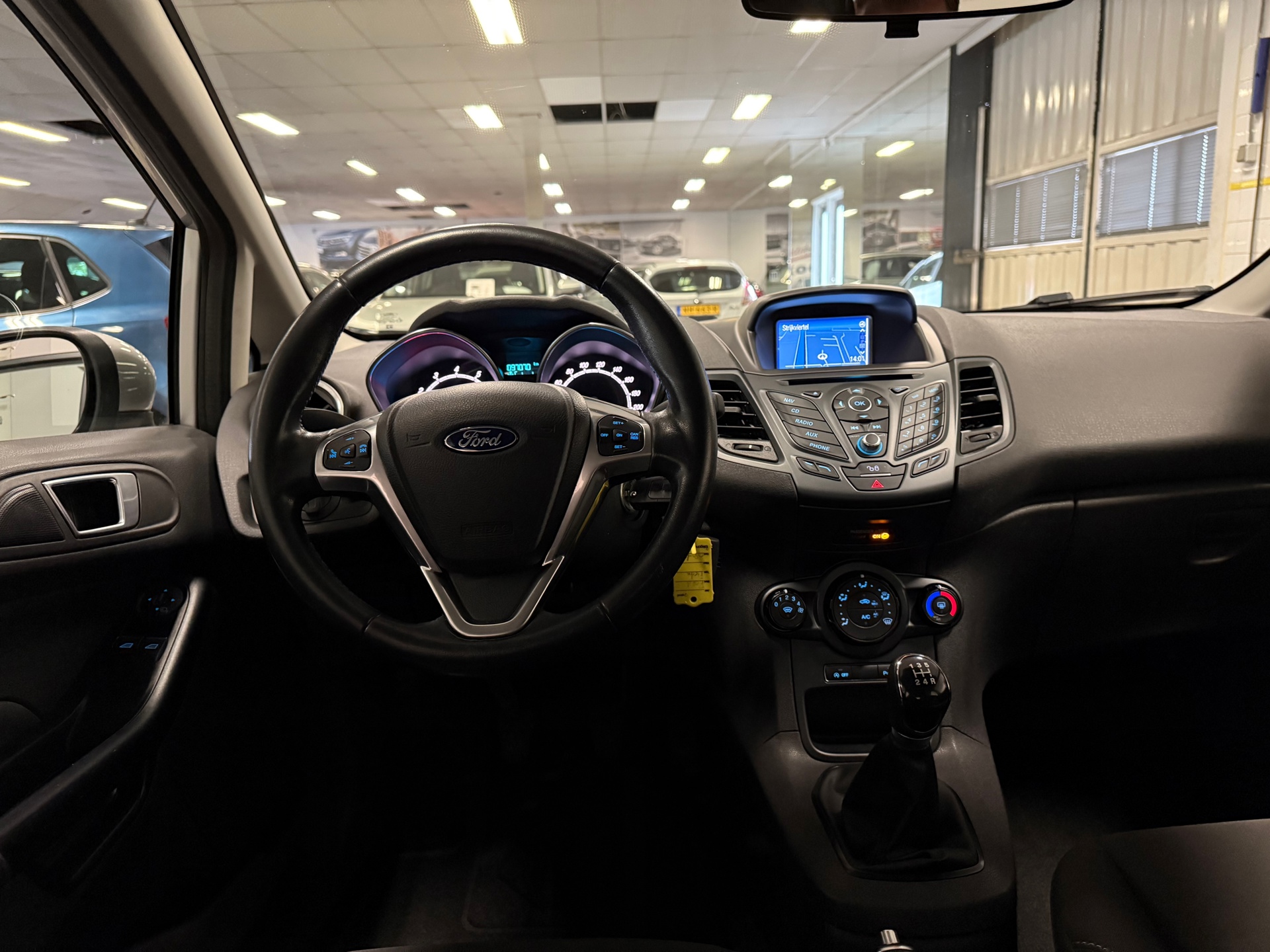 https://www.autokooy.nl//xml/images/43766836-21.JPG