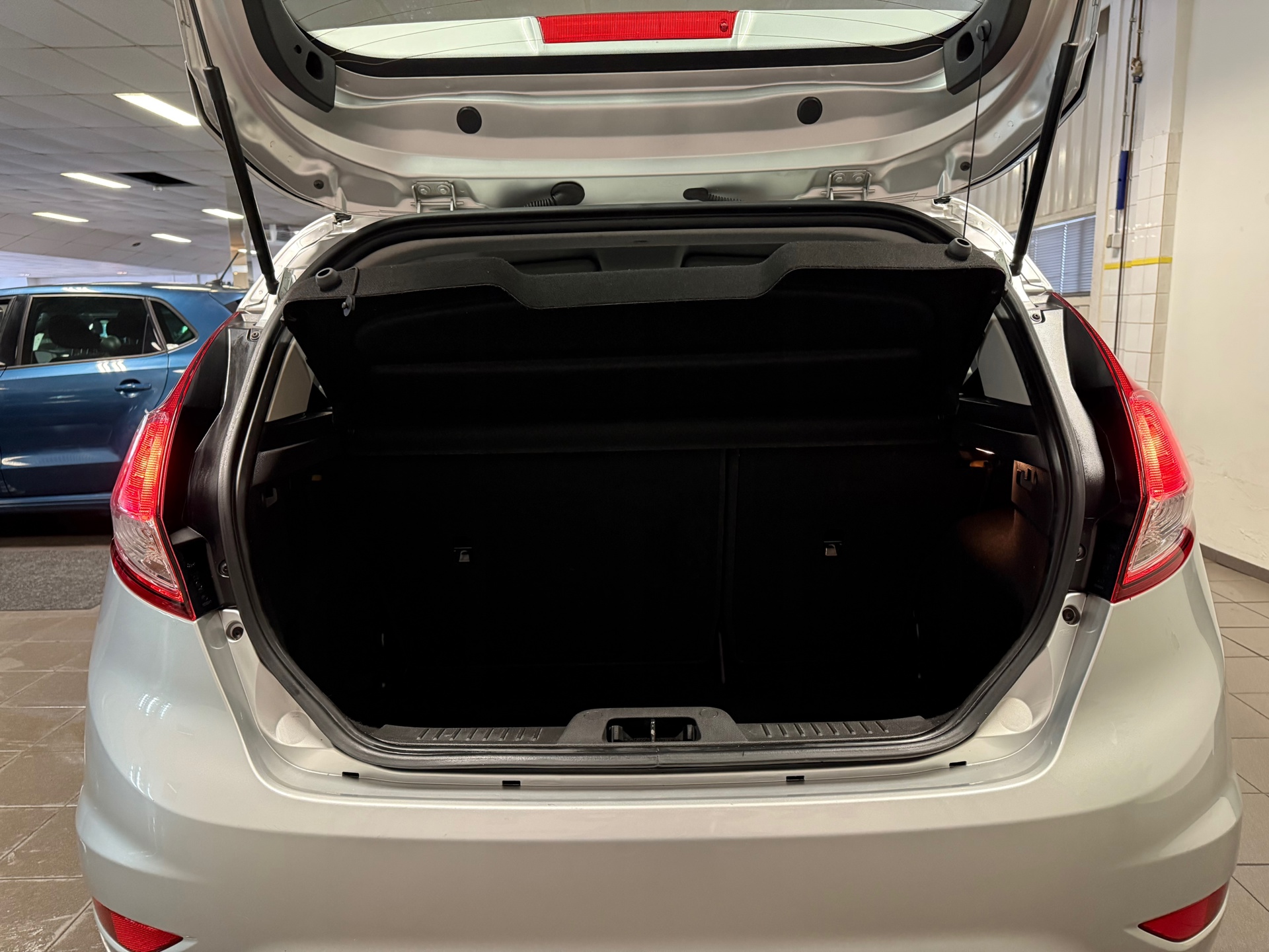 https://www.autokooy.nl//xml/images/43766836-5.JPG