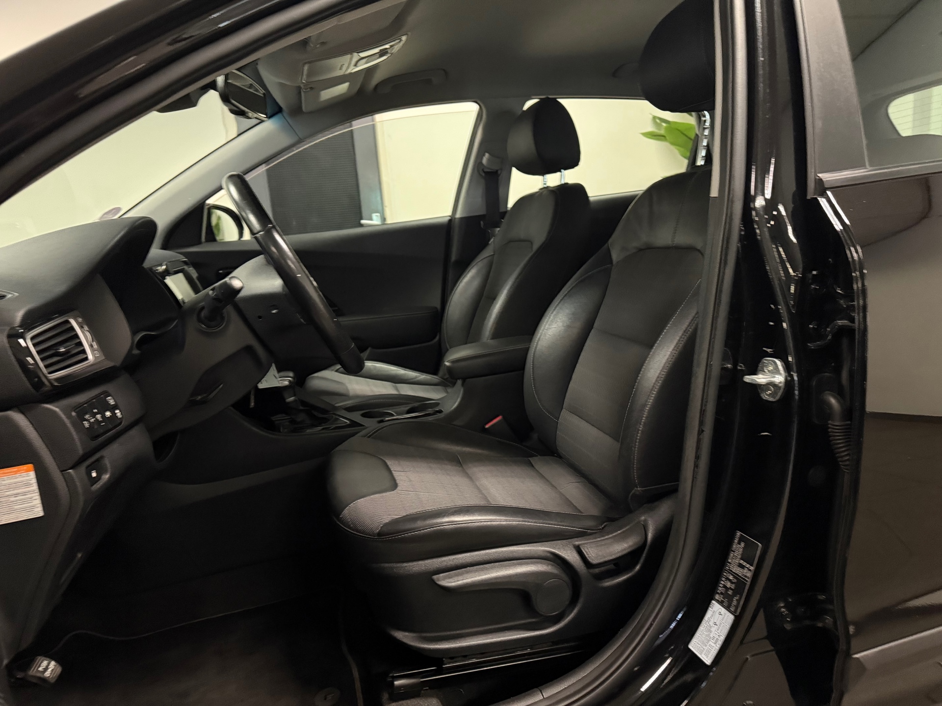 https://www.autokooy.nl//xml/images/43767455-11.JPG