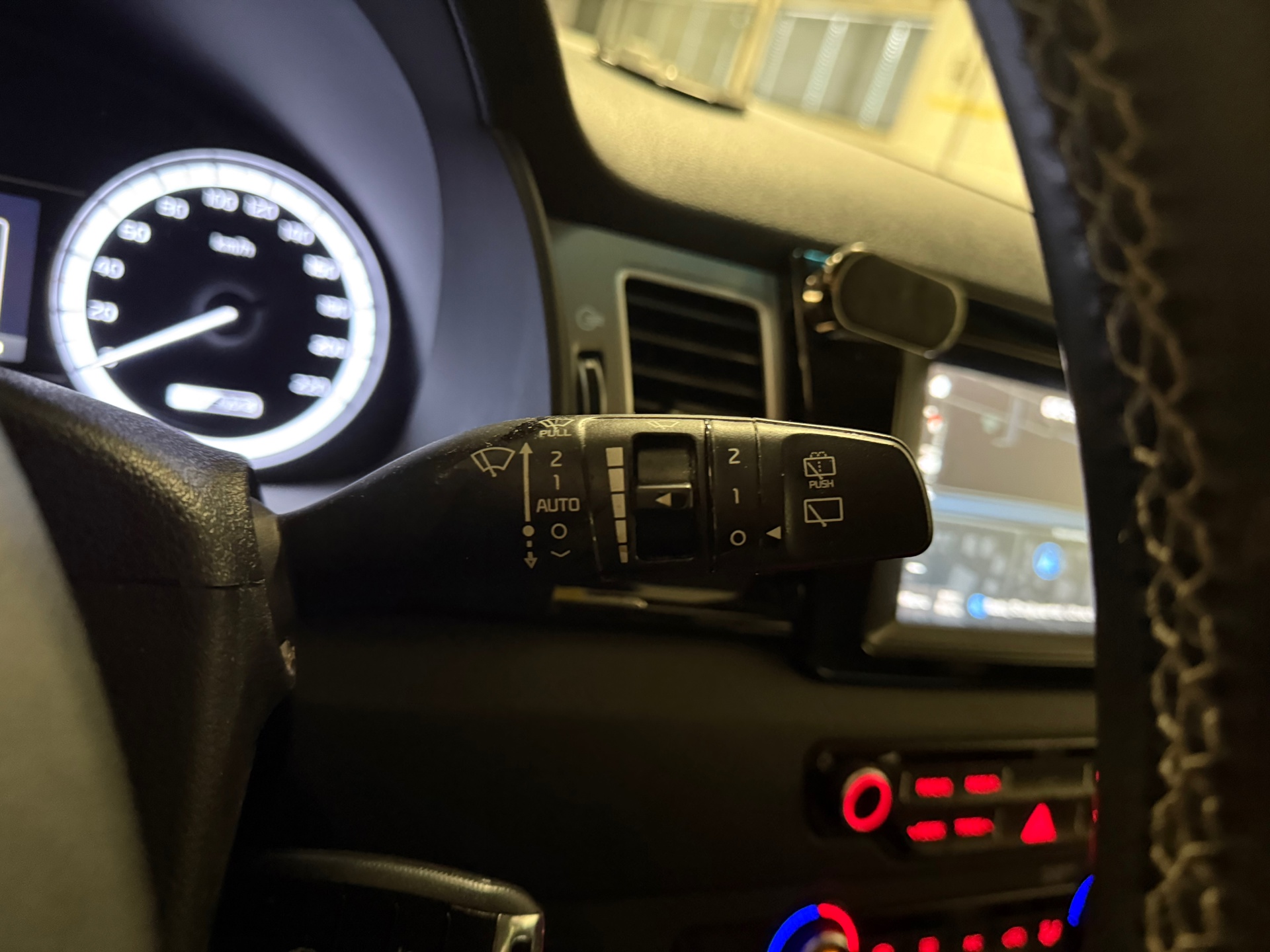 https://www.autokooy.nl//xml/images/43767455-16.JPG