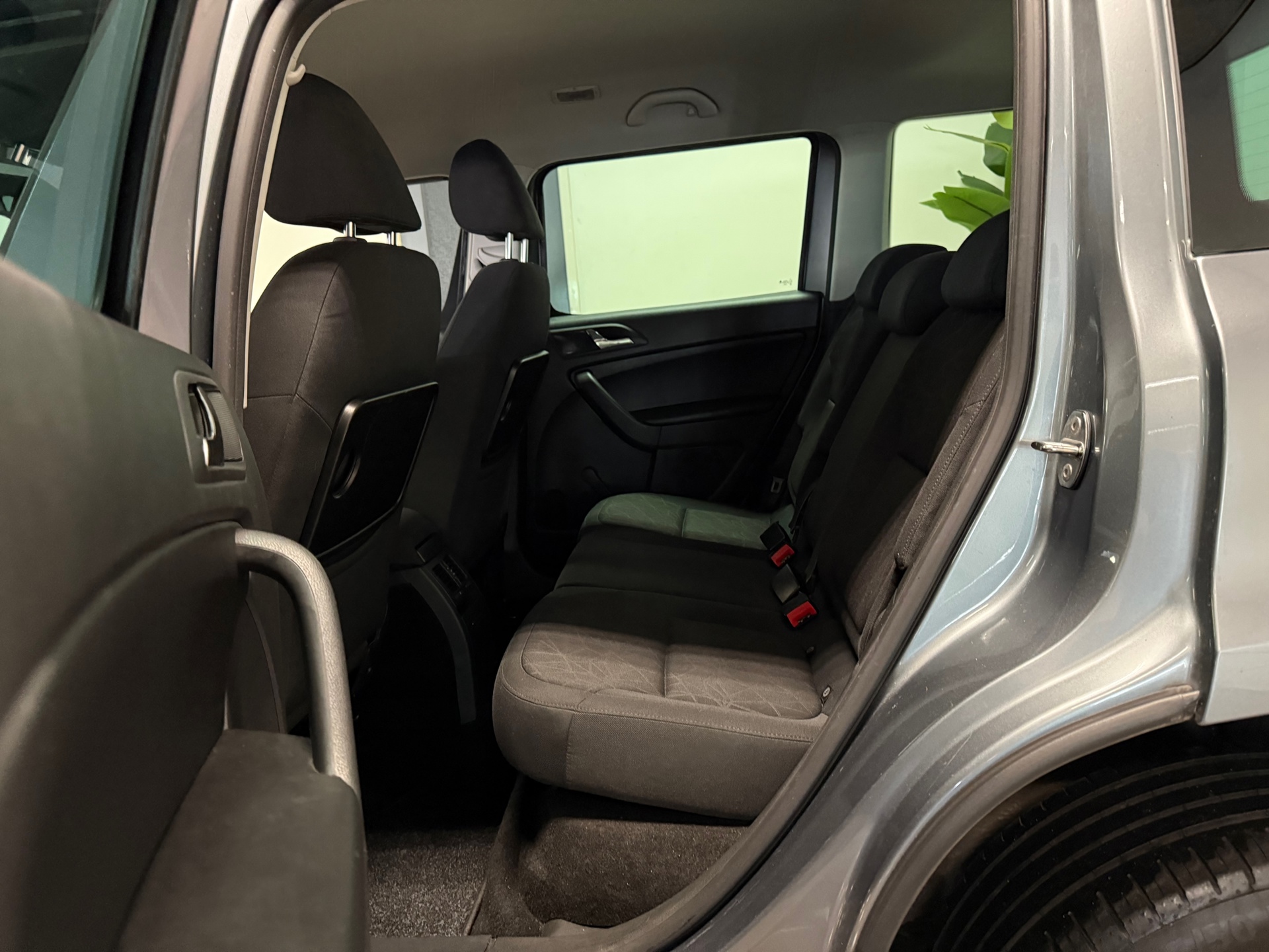 skoda-yeti-12-tsi-tour-1e-eig-trekhaak-navigatie-cruise-control-lm-velgen-nl-auto-
