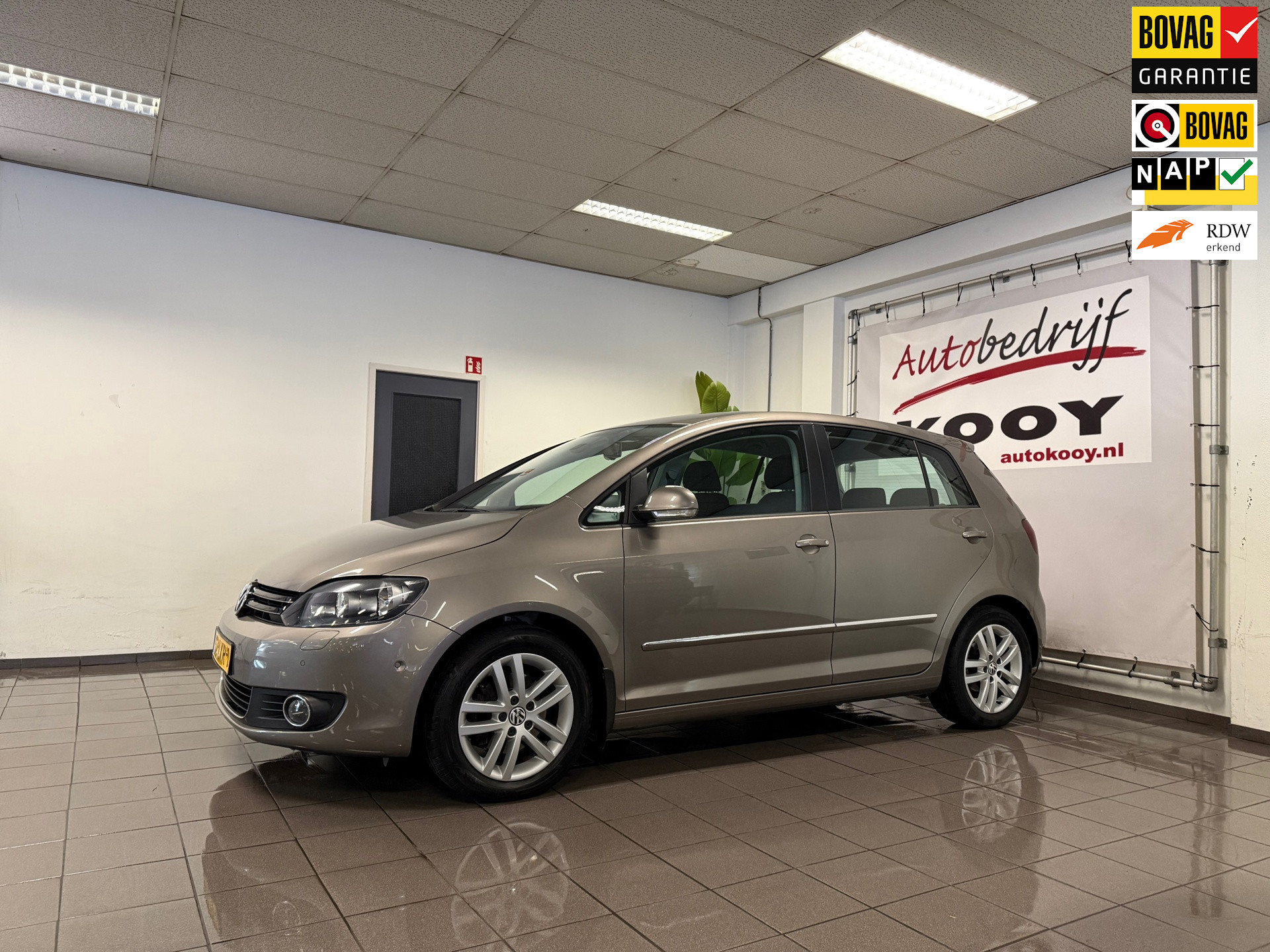 Volkswagen Golf Plus 1.4 TSI Highline * Automaat / Afn. Trekhaak / Parkeersensoren / NL Auto *
