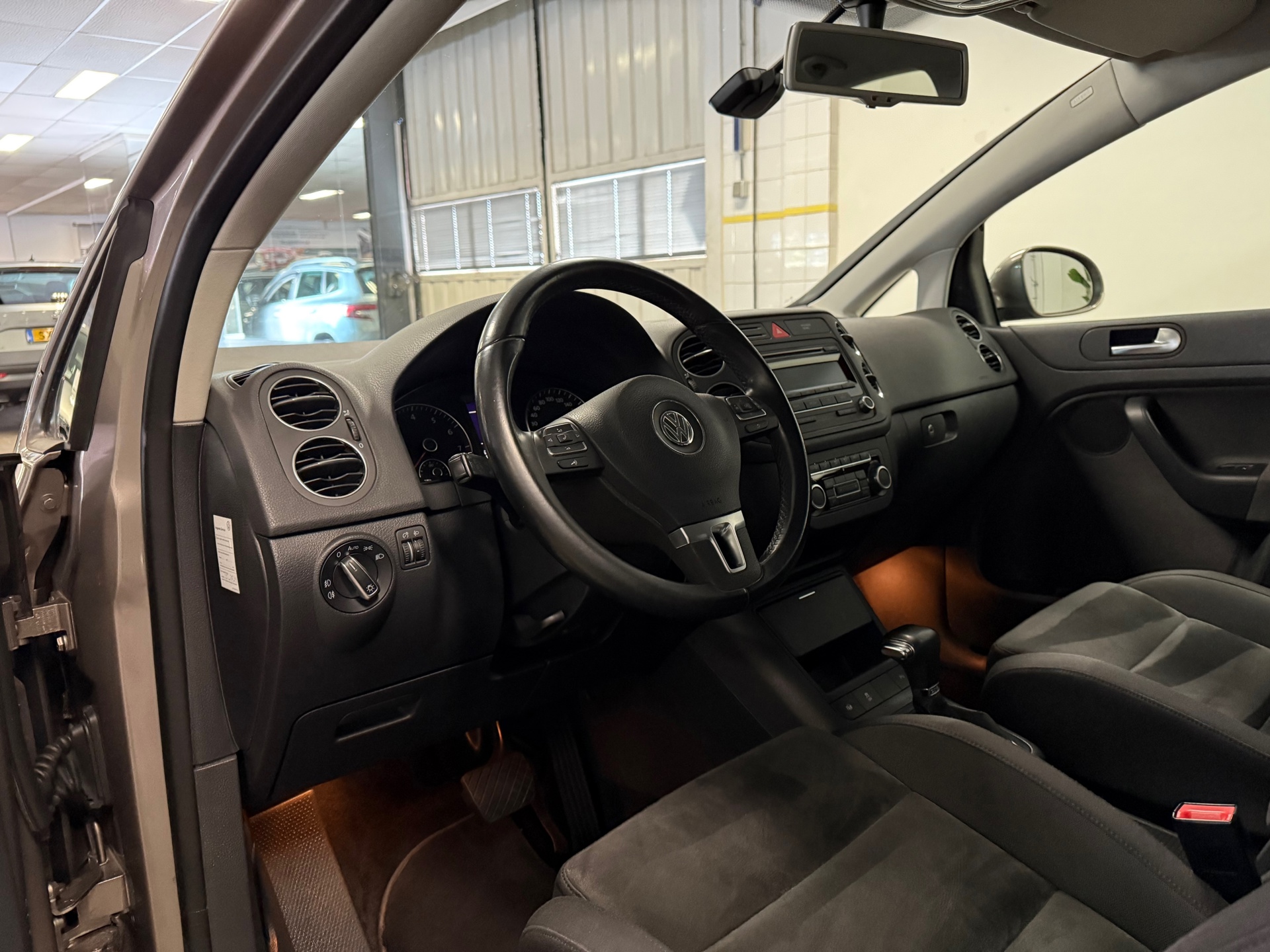 https://www.autokooy.nl//xml/images/43795096-13.JPG
