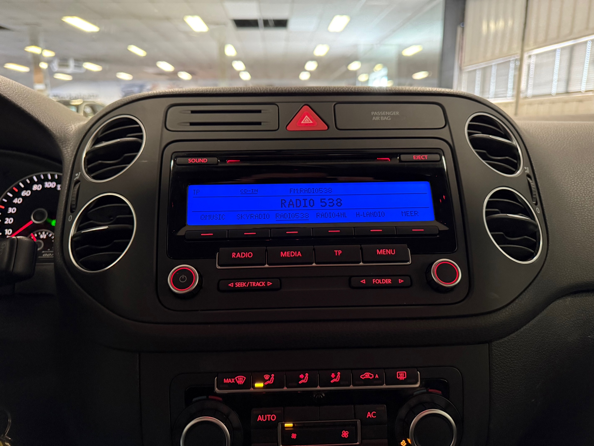 https://www.autokooy.nl//xml/images/43795096-18.JPG