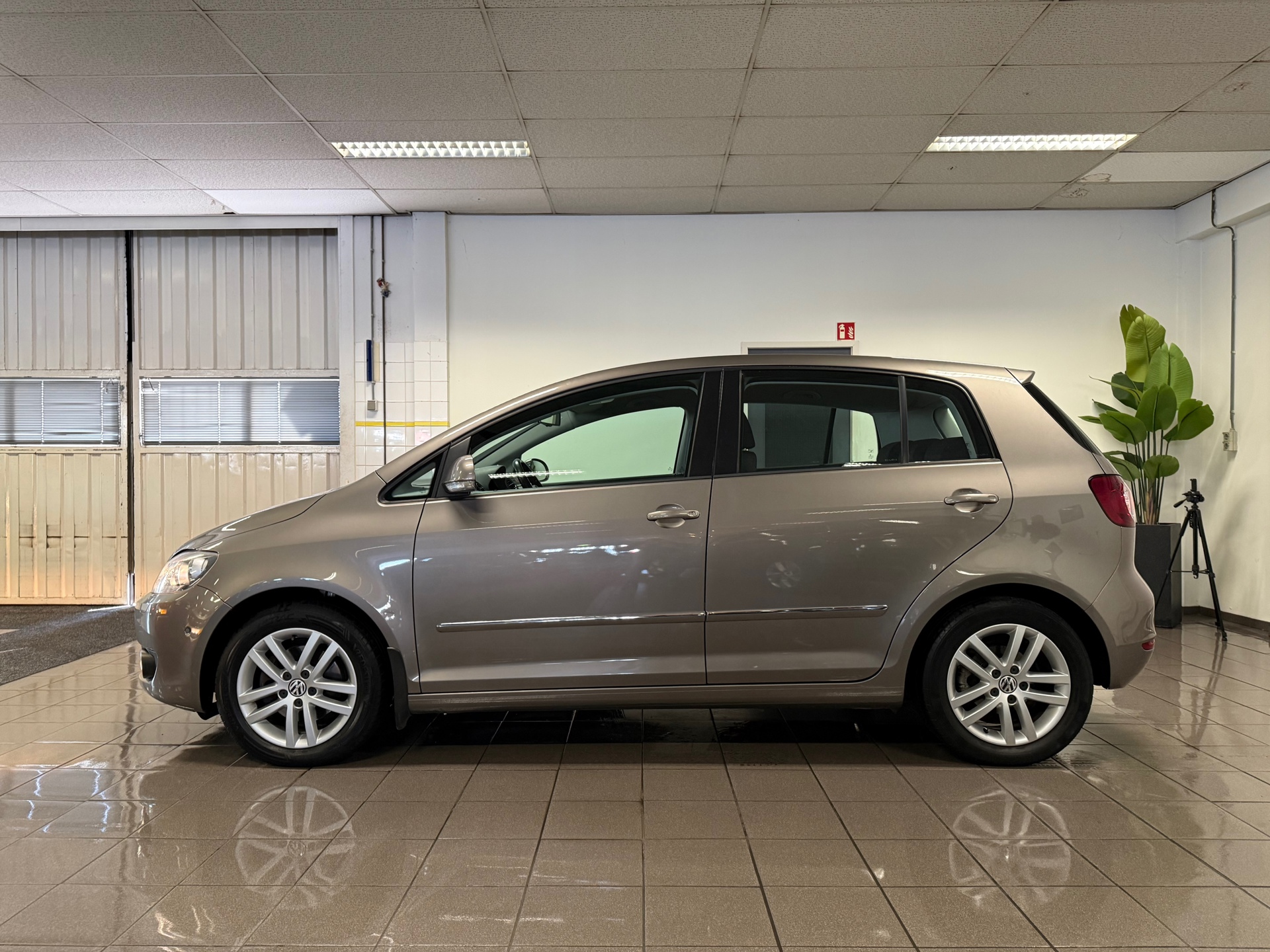 https://www.autokooy.nl//xml/images/43795096-2.JPG
