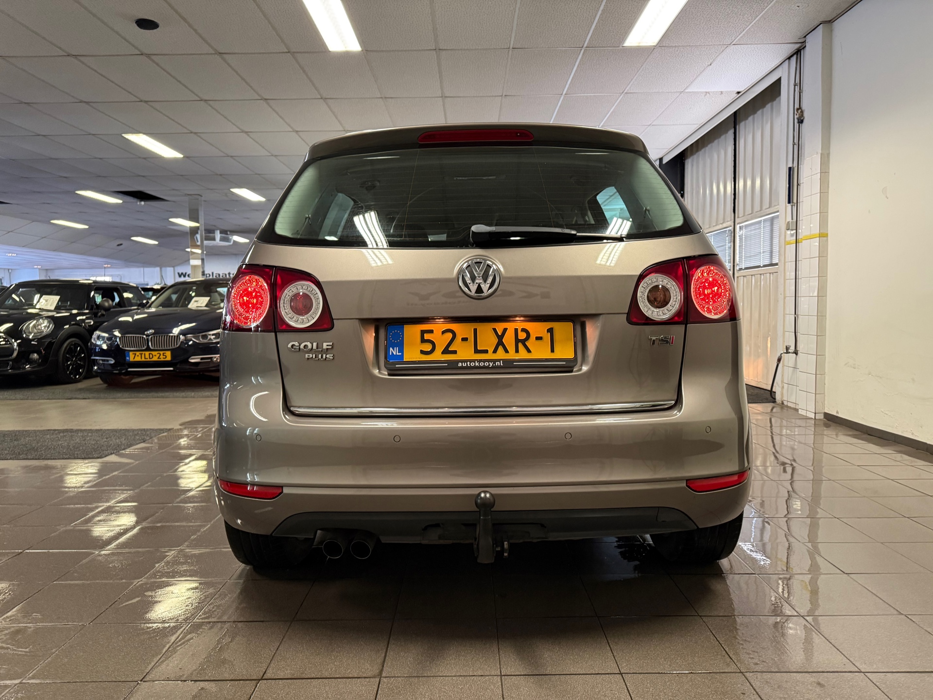 https://www.autokooy.nl//xml/images/43795096-4.JPG