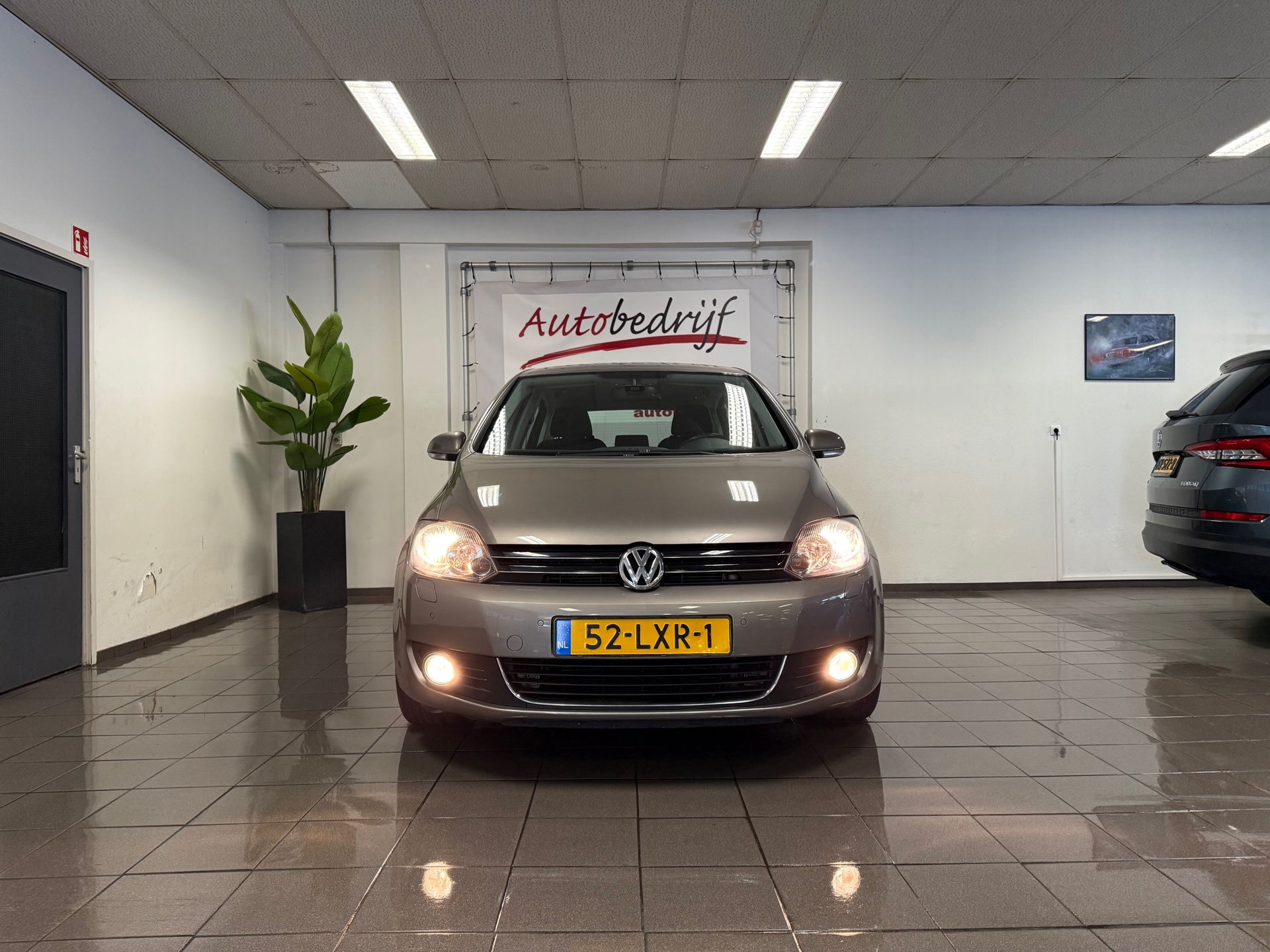 https://www.autokooy.nl//xml/images/43795096-9.JPG