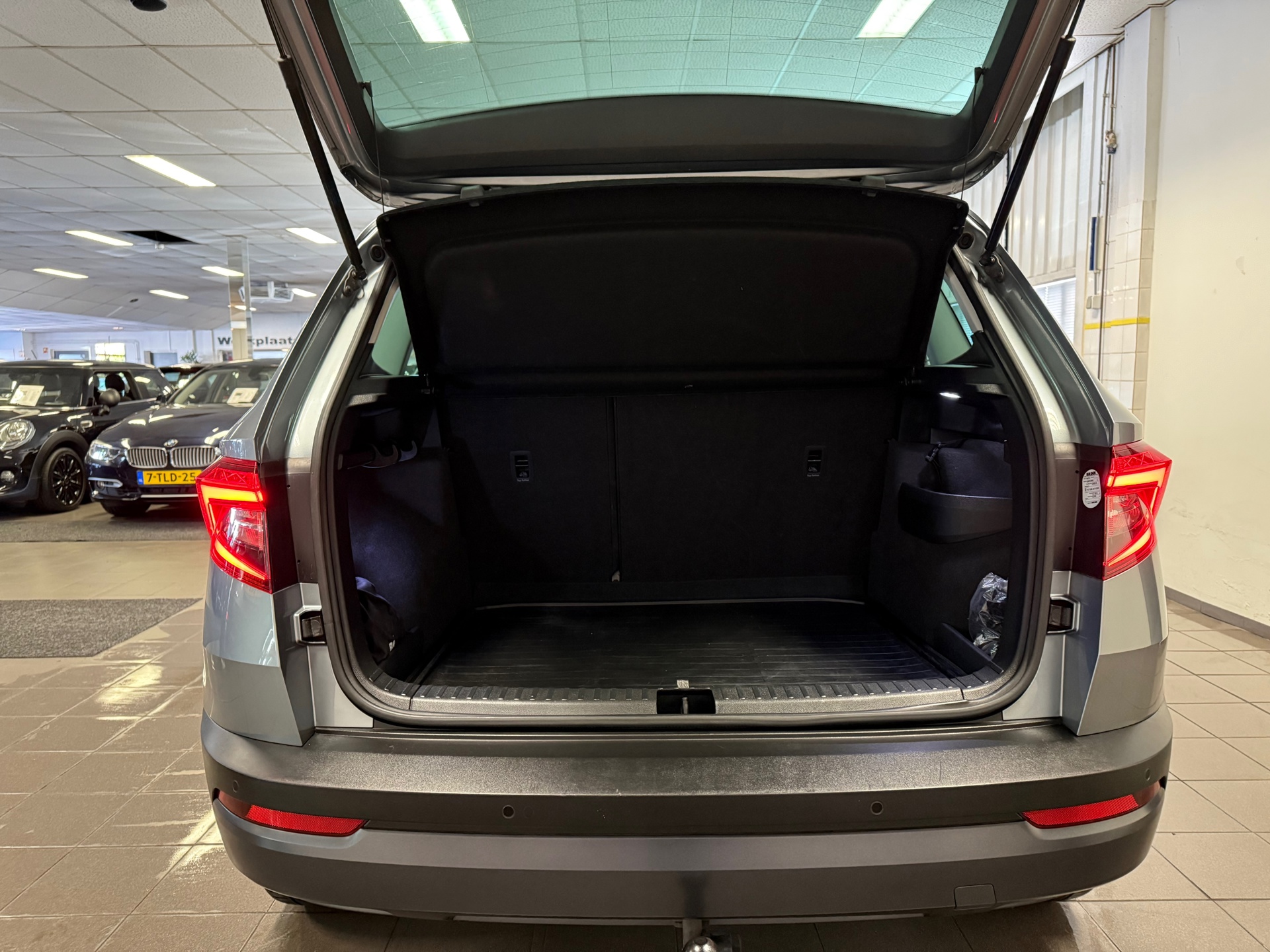 https://www.autokooy.nl//xml/images/43795181-5.JPG