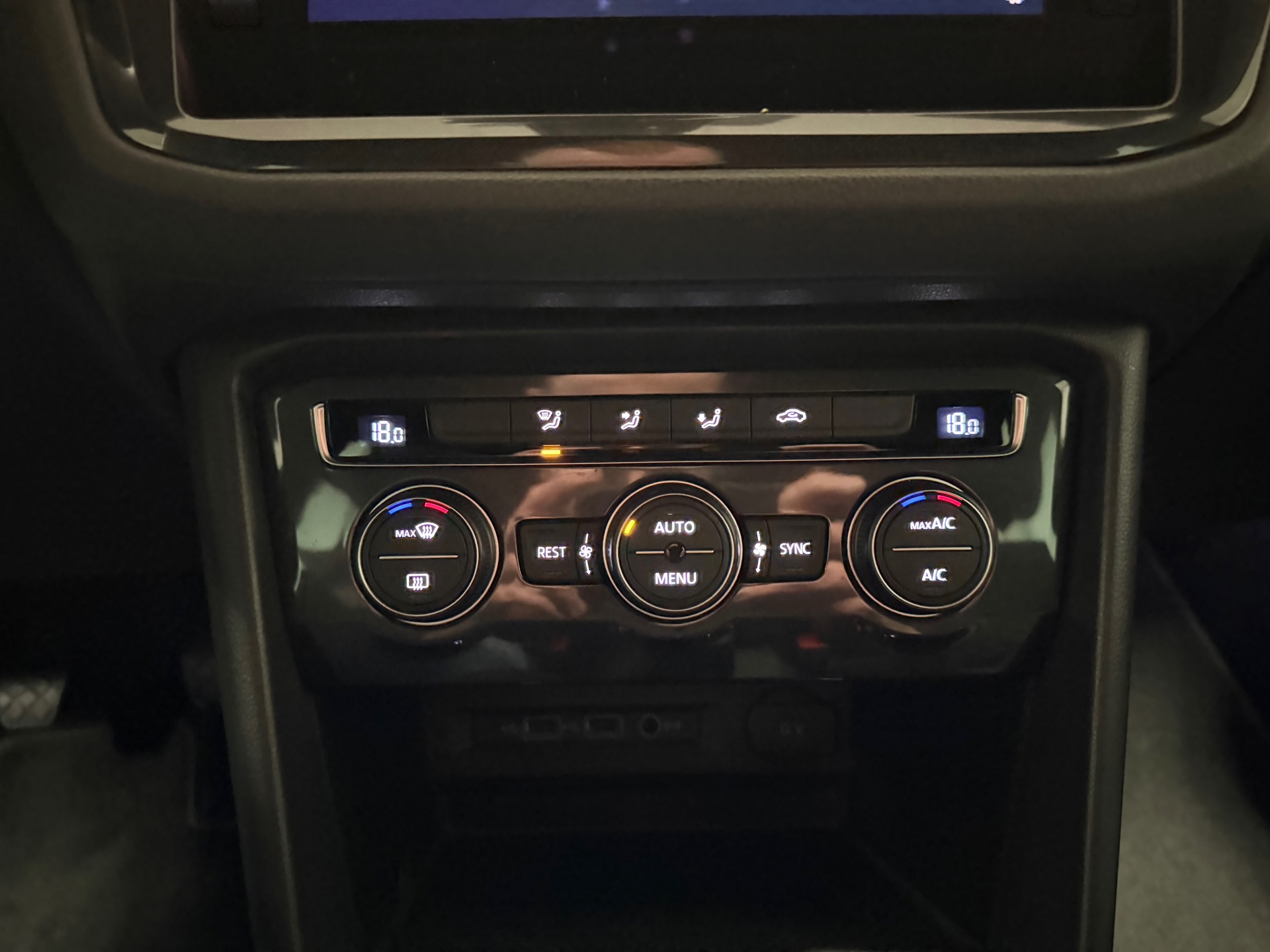 https://www.autokooy.nl//xml/images/43820201-20.JPG