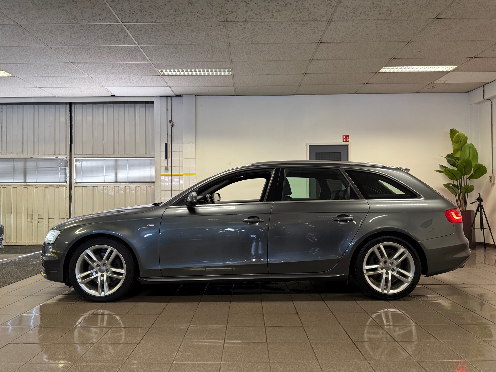 https://www.autokooy.nl//xml/images/43891120-2.JPG