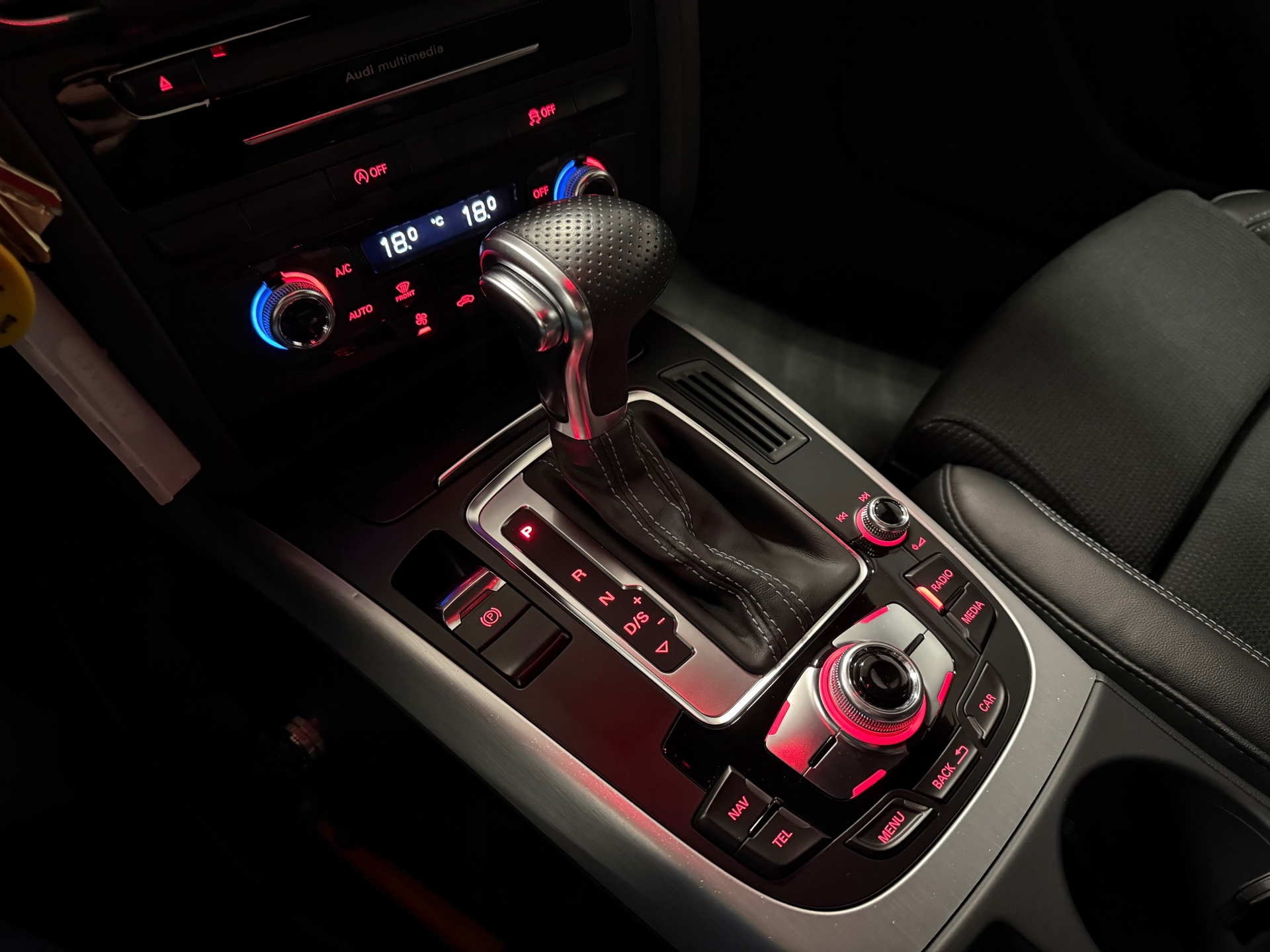 https://www.autokooy.nl//xml/images/43891120-21.JPG