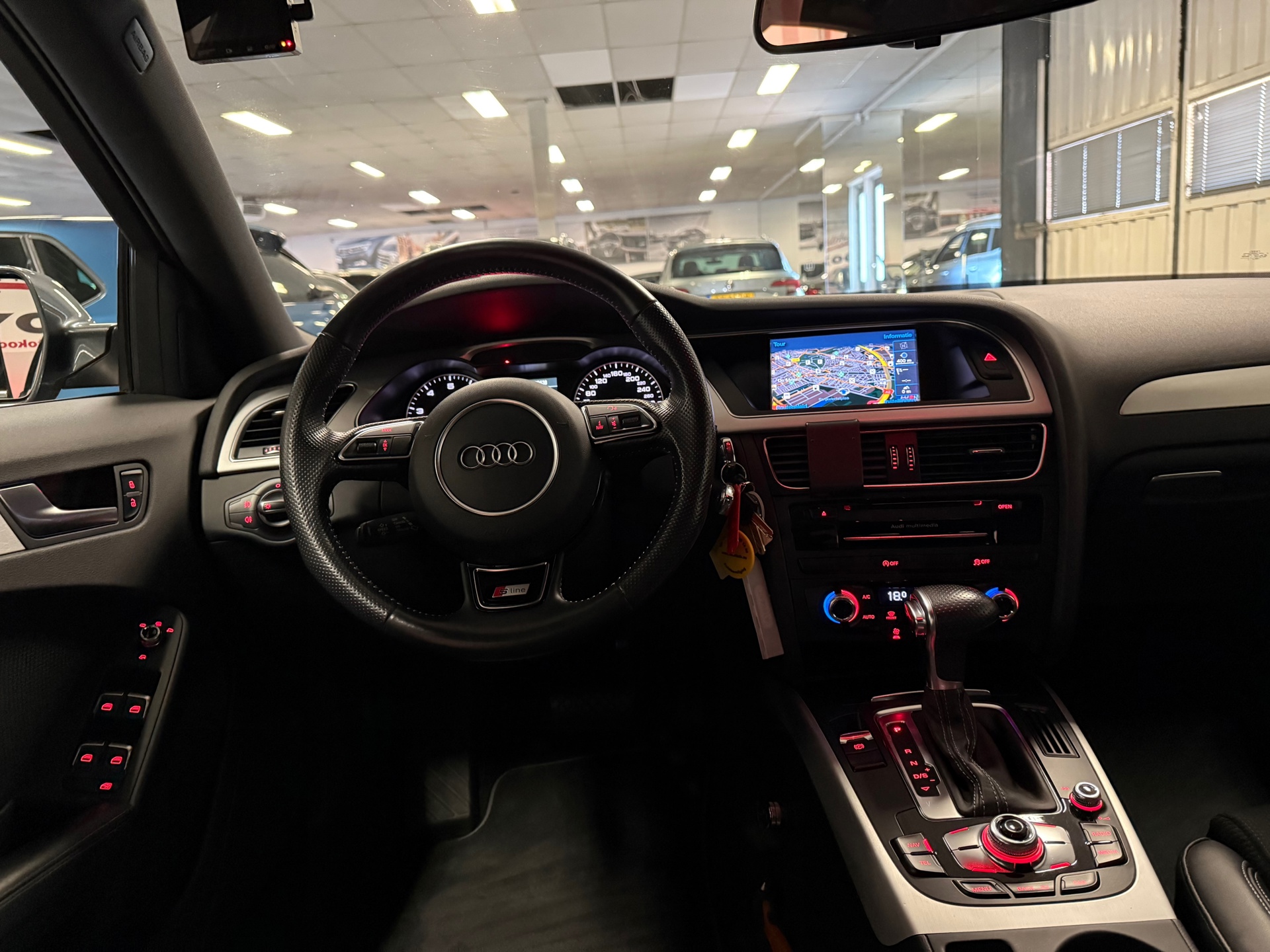 https://www.autokooy.nl//xml/images/43891120-22.JPG