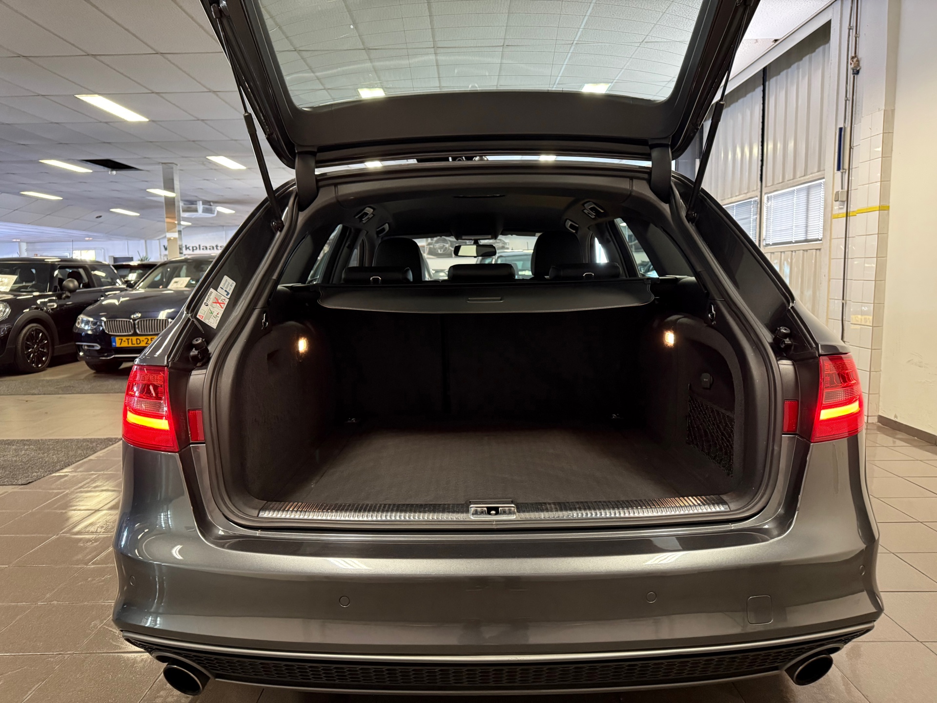 https://www.autokooy.nl//xml/images/43891120-5.JPG