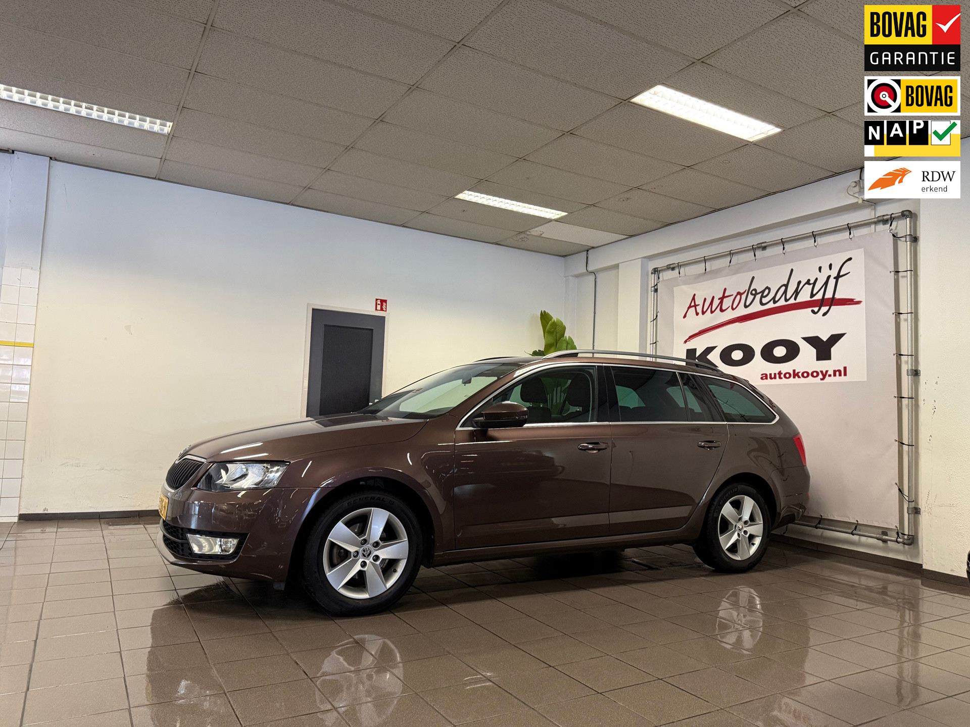 Skoda Octavia Combi 1.2 TSI Greentech Ambition * Navigatie / Cruise control / LM Velgen / NL Auto *