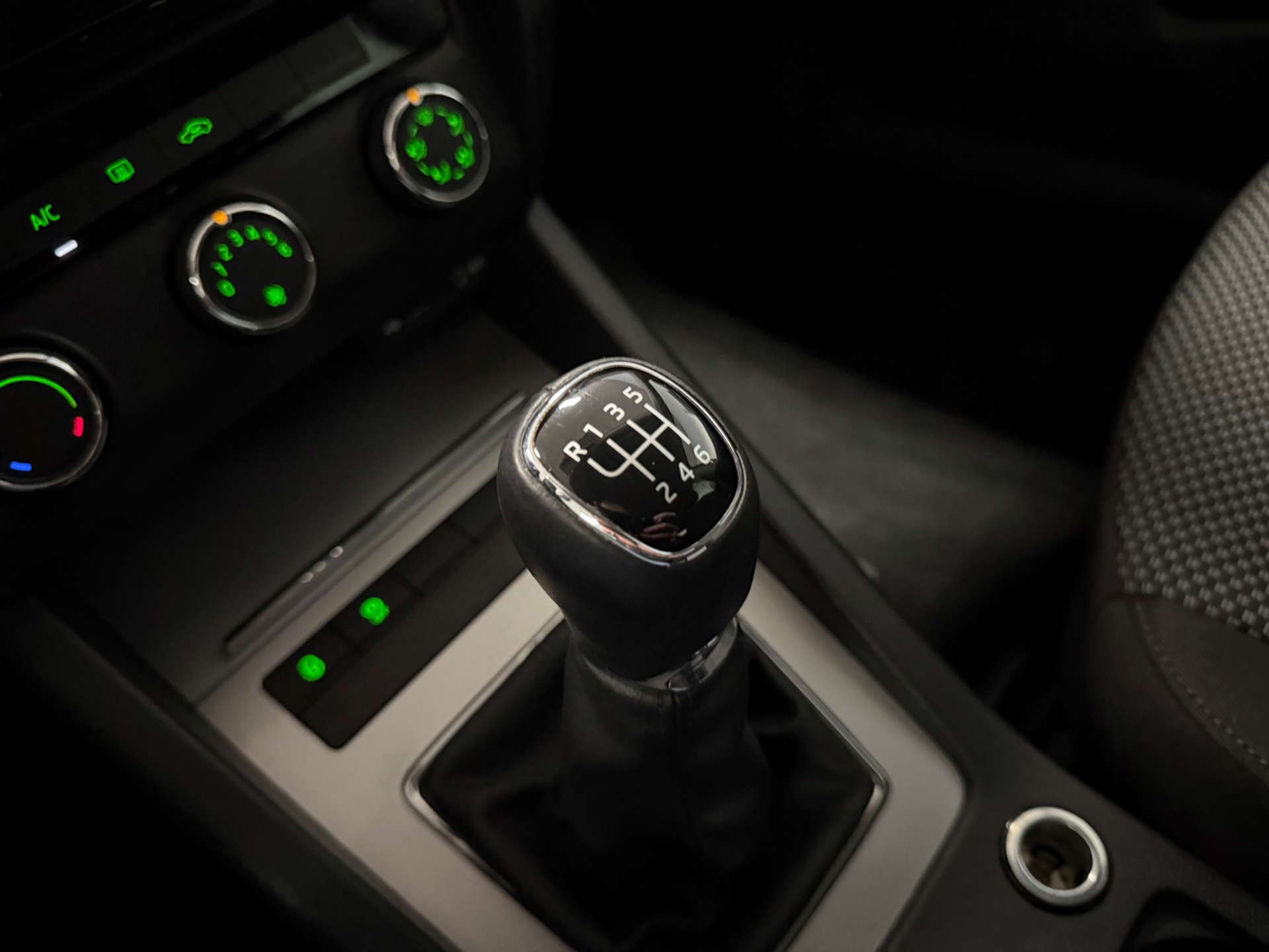 https://www.autokooy.nl//xml/images/43914721-21.JPG