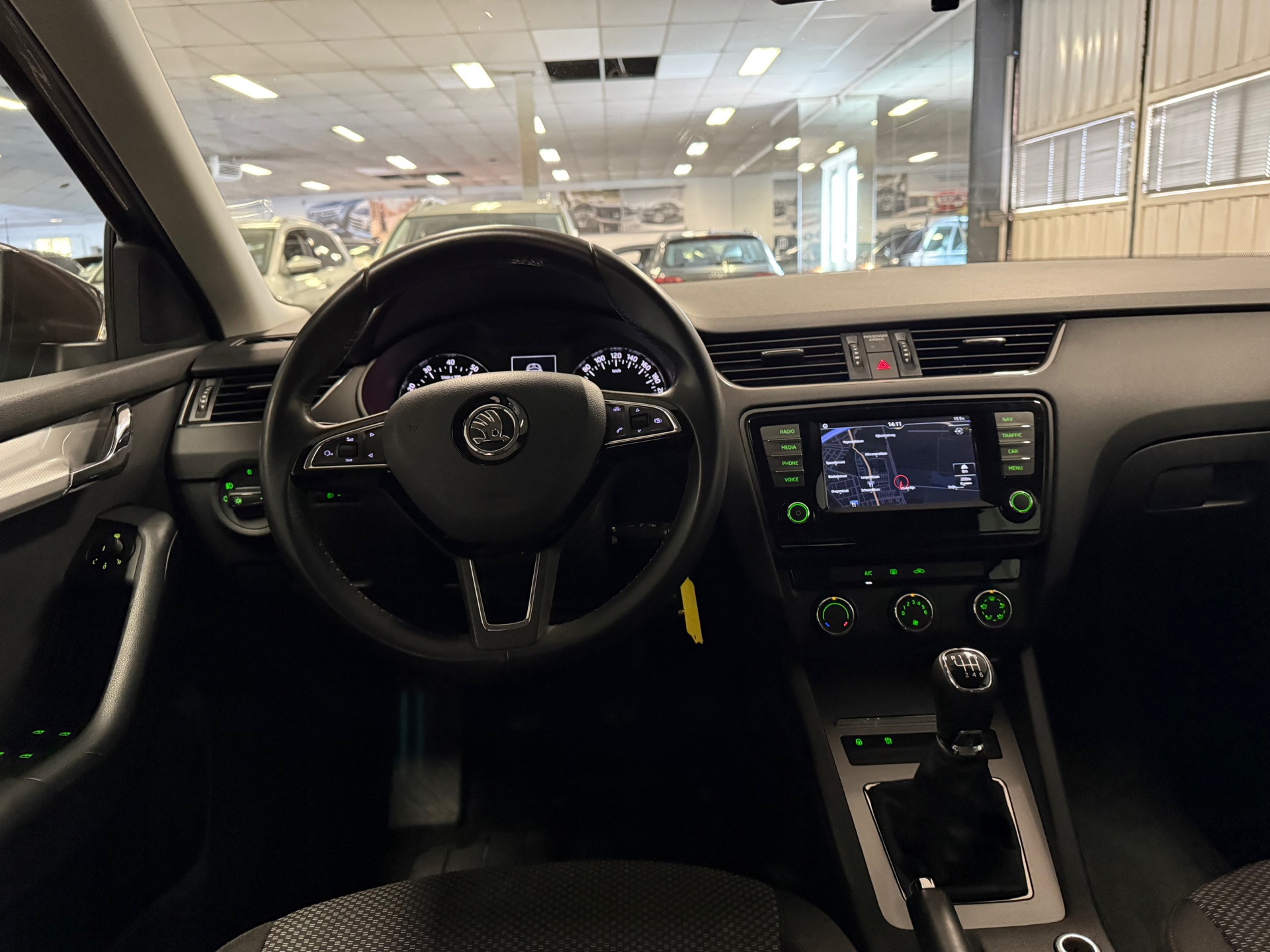 https://www.autokooy.nl//xml/images/43914721-22.JPG