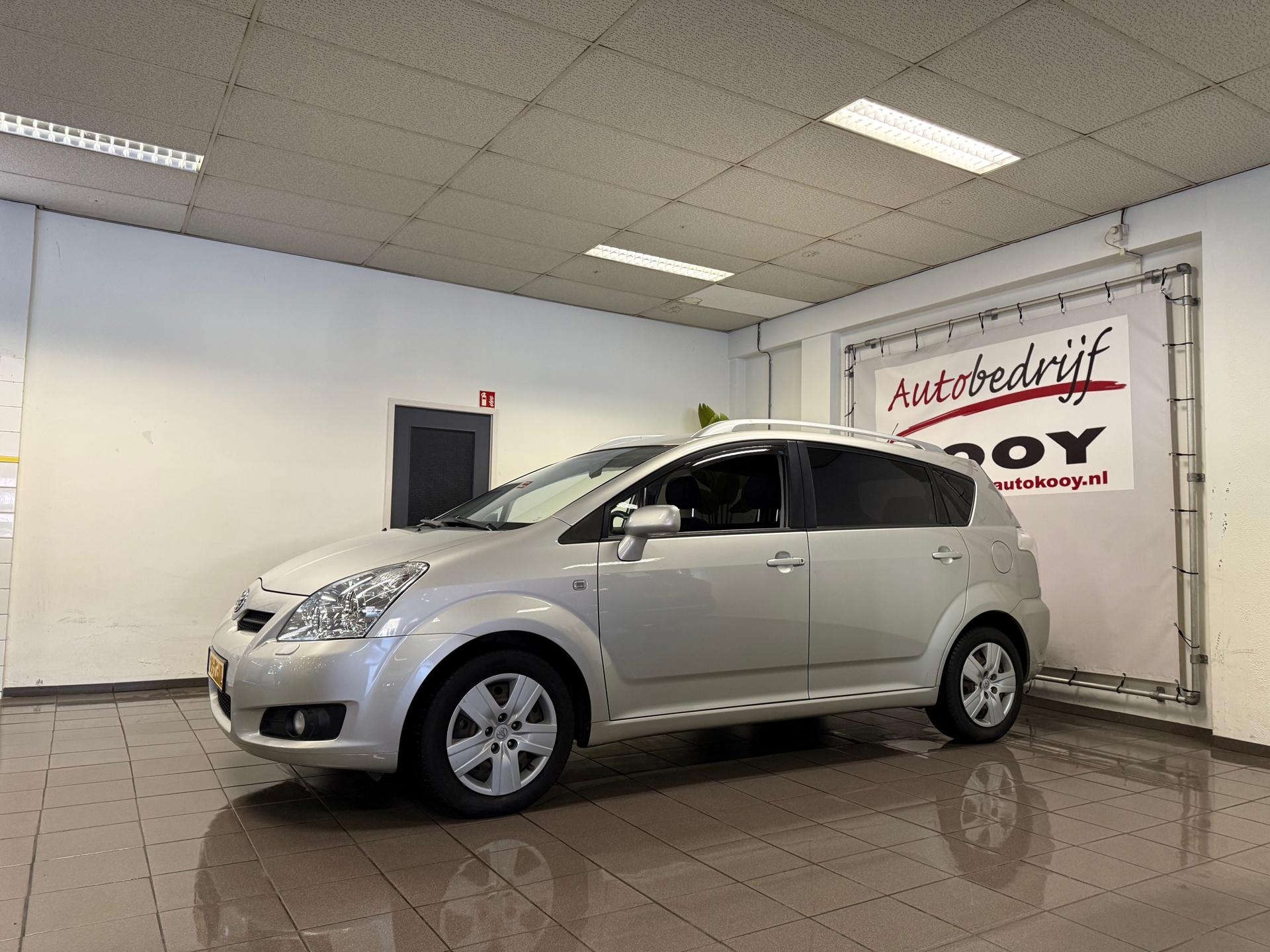 Toyota Verso 1.8 VVT-i Sol * Goed onderhouden / Airco / Trekhaak / NL Auto *