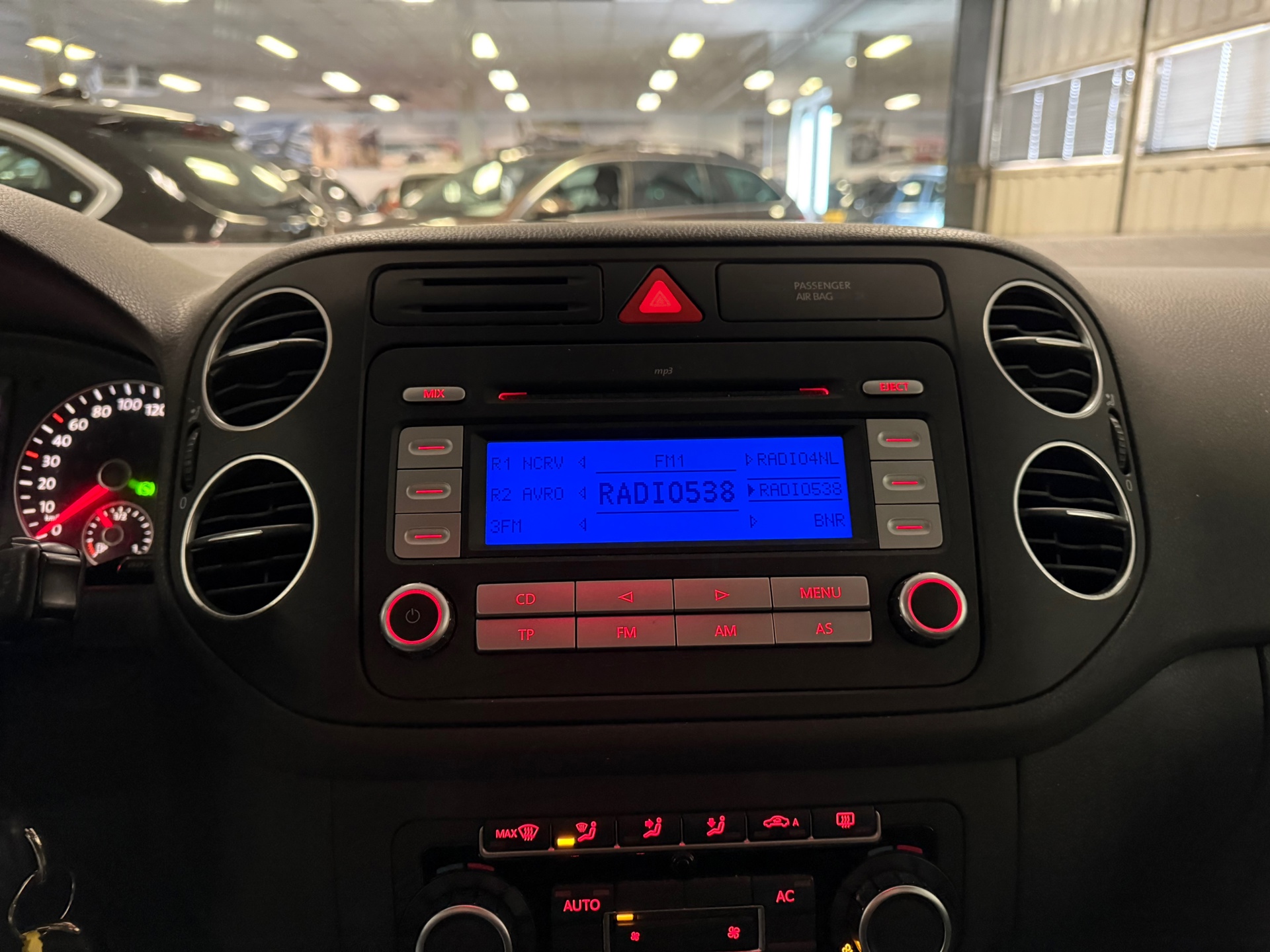 https://www.autokooy.nl//xml/images/43943166-17.JPG