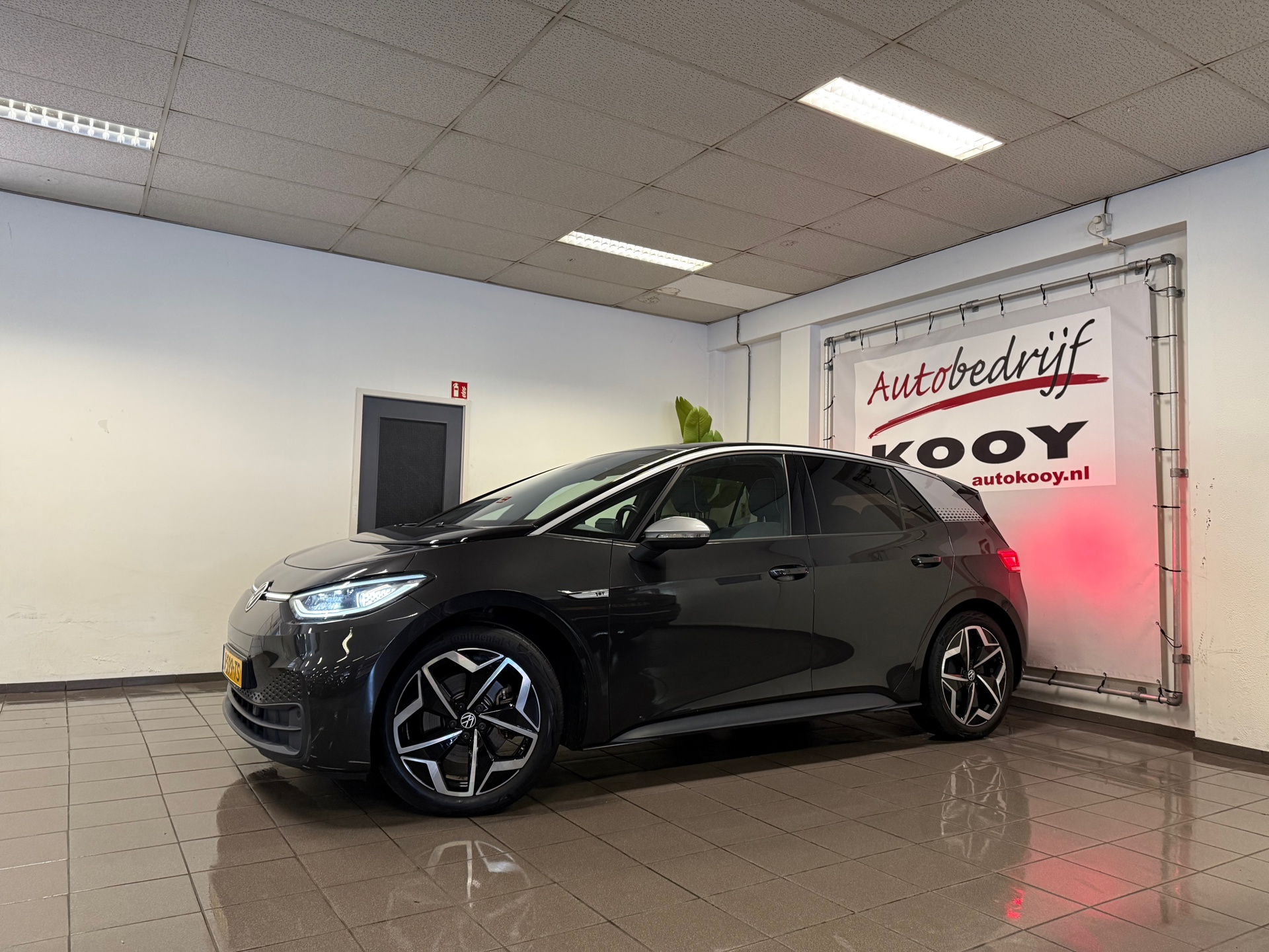 https://www.autokooy.nl//xml/images/43967732-10.JPG