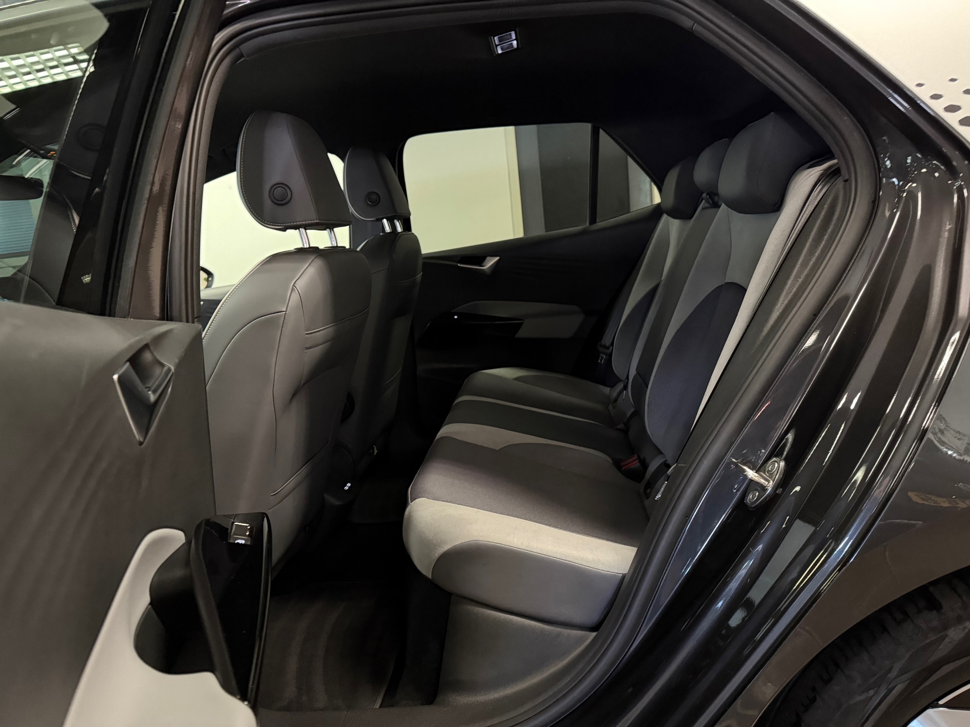 https://www.autokooy.nl//xml/images/43967732-22.JPG