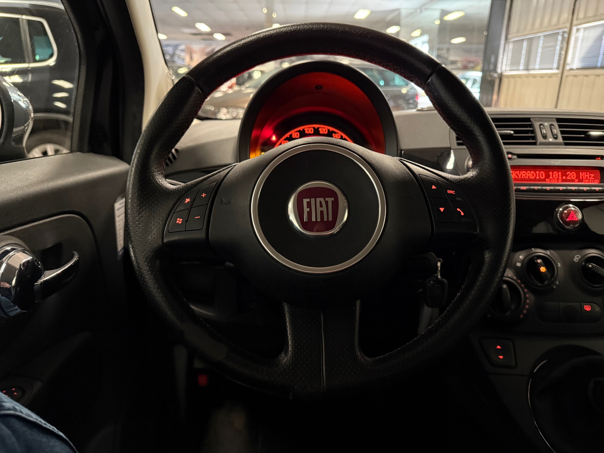https://www.autokooy.nl//xml/images/44007032-14.JPG